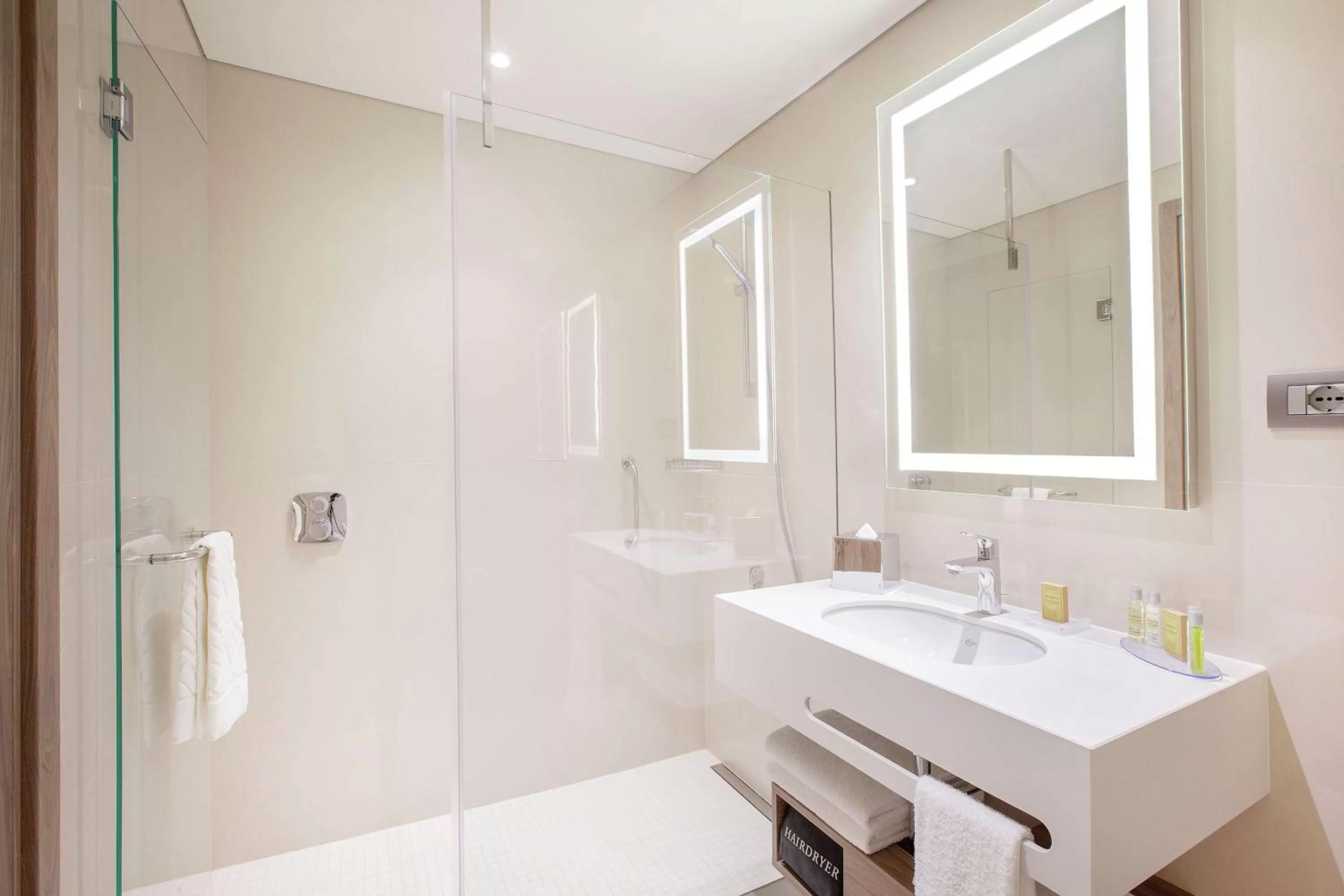 Shower in Hilton Garden Inn Tirana