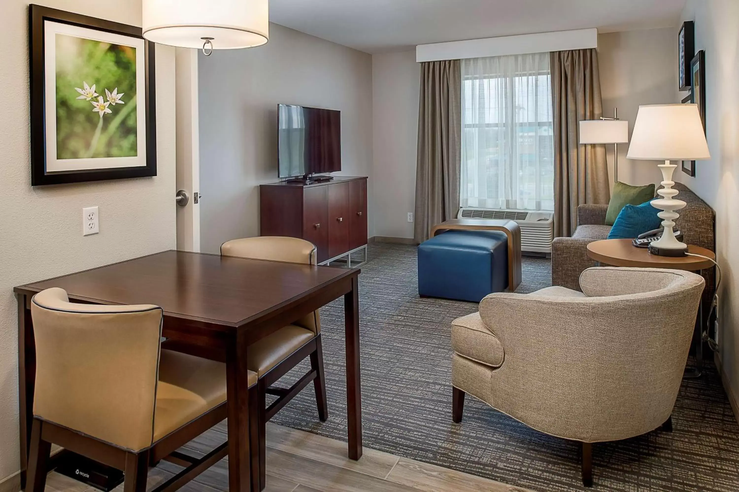 Living room, Seating Area in Homewood Suites by Hilton St. Louis Westport