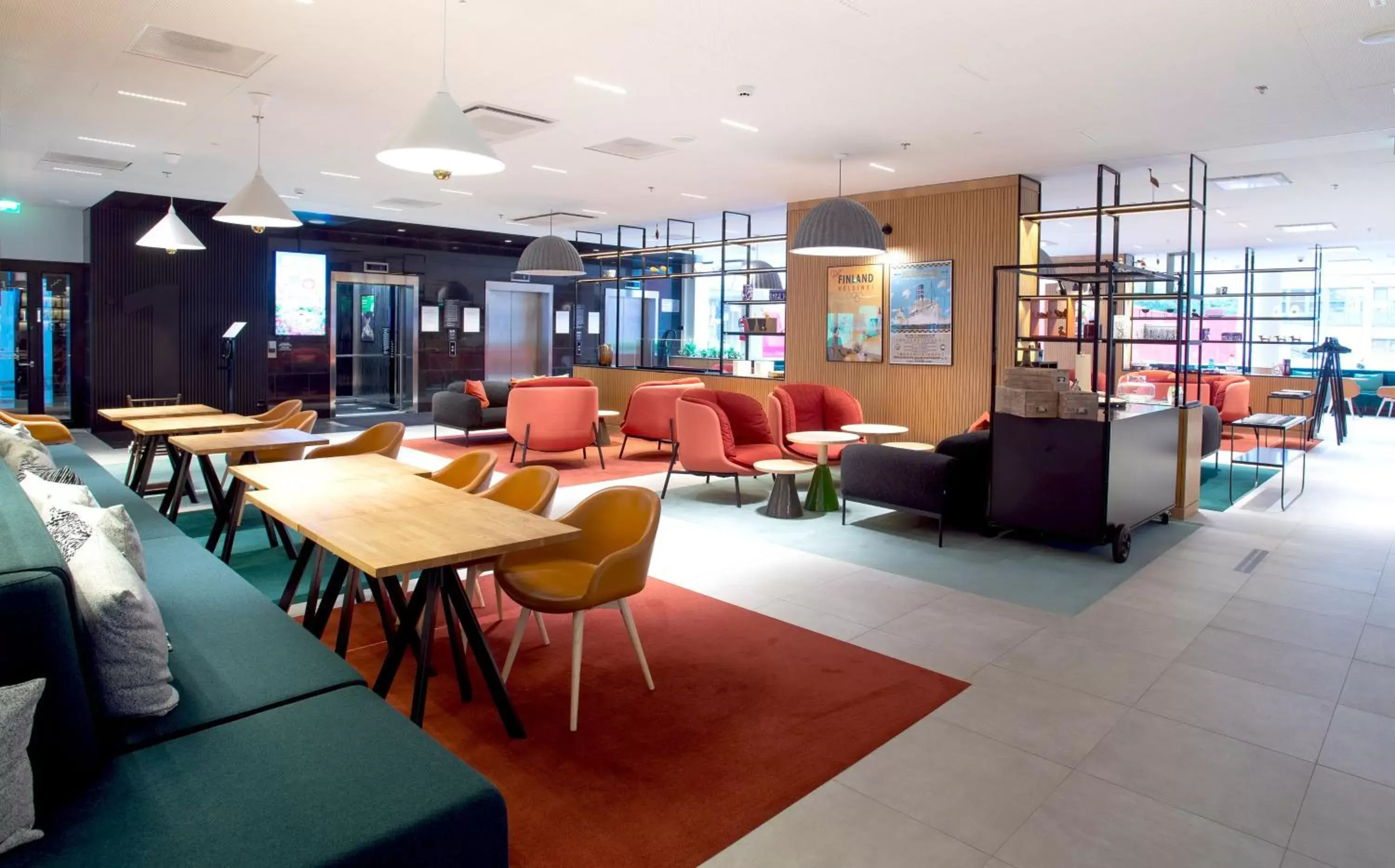 Property building, Lounge/Bar in Holiday Inn Helsinki - Expo, an IHG Hotel