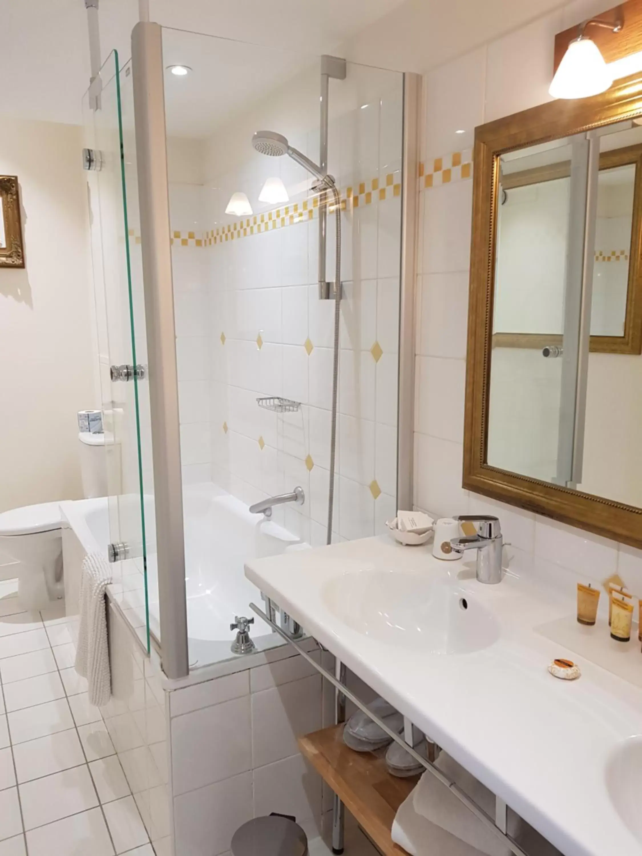 Bathroom in Le Clos d'Amboise