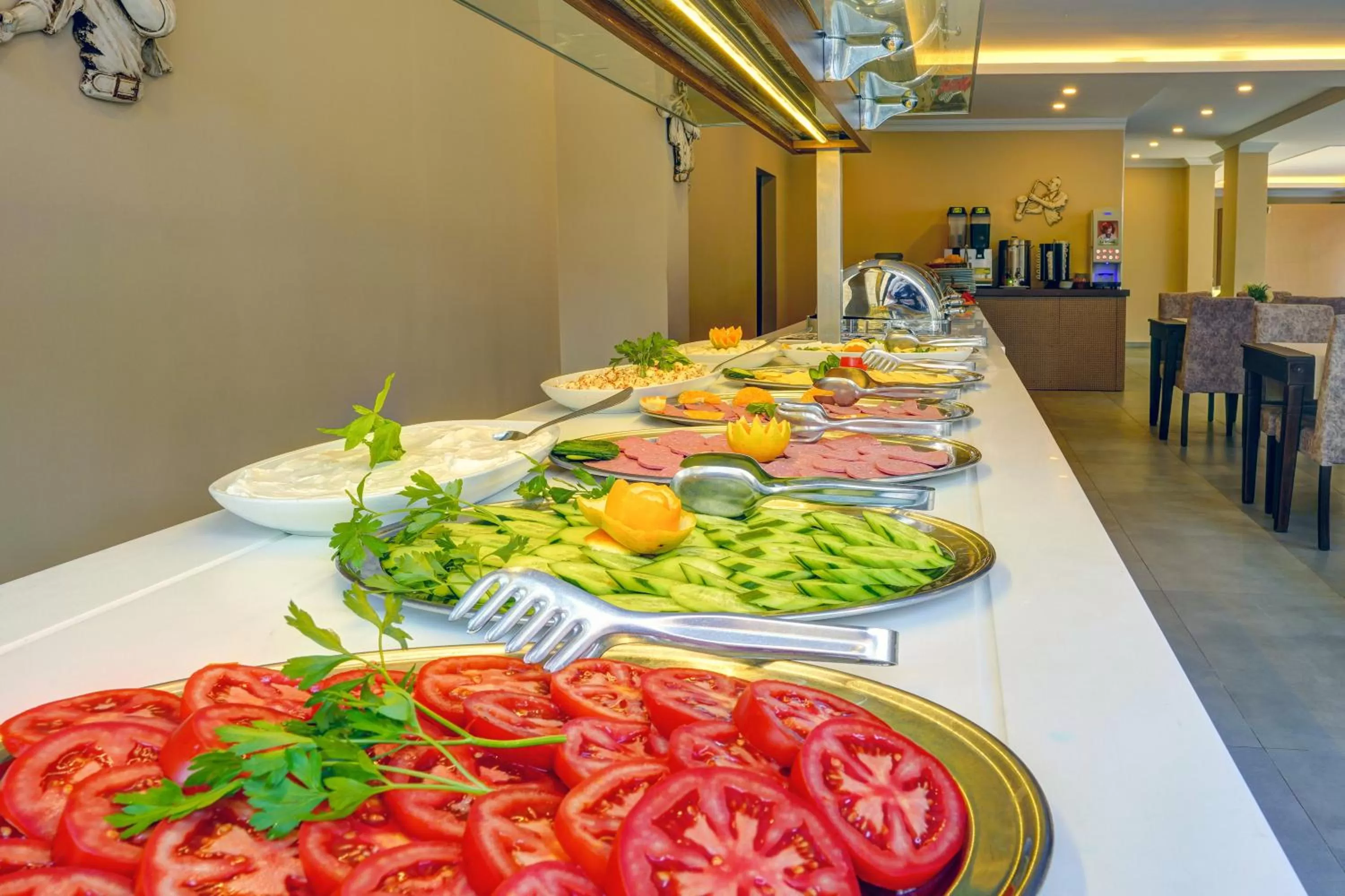 Food and drinks in Ozcan Hotel