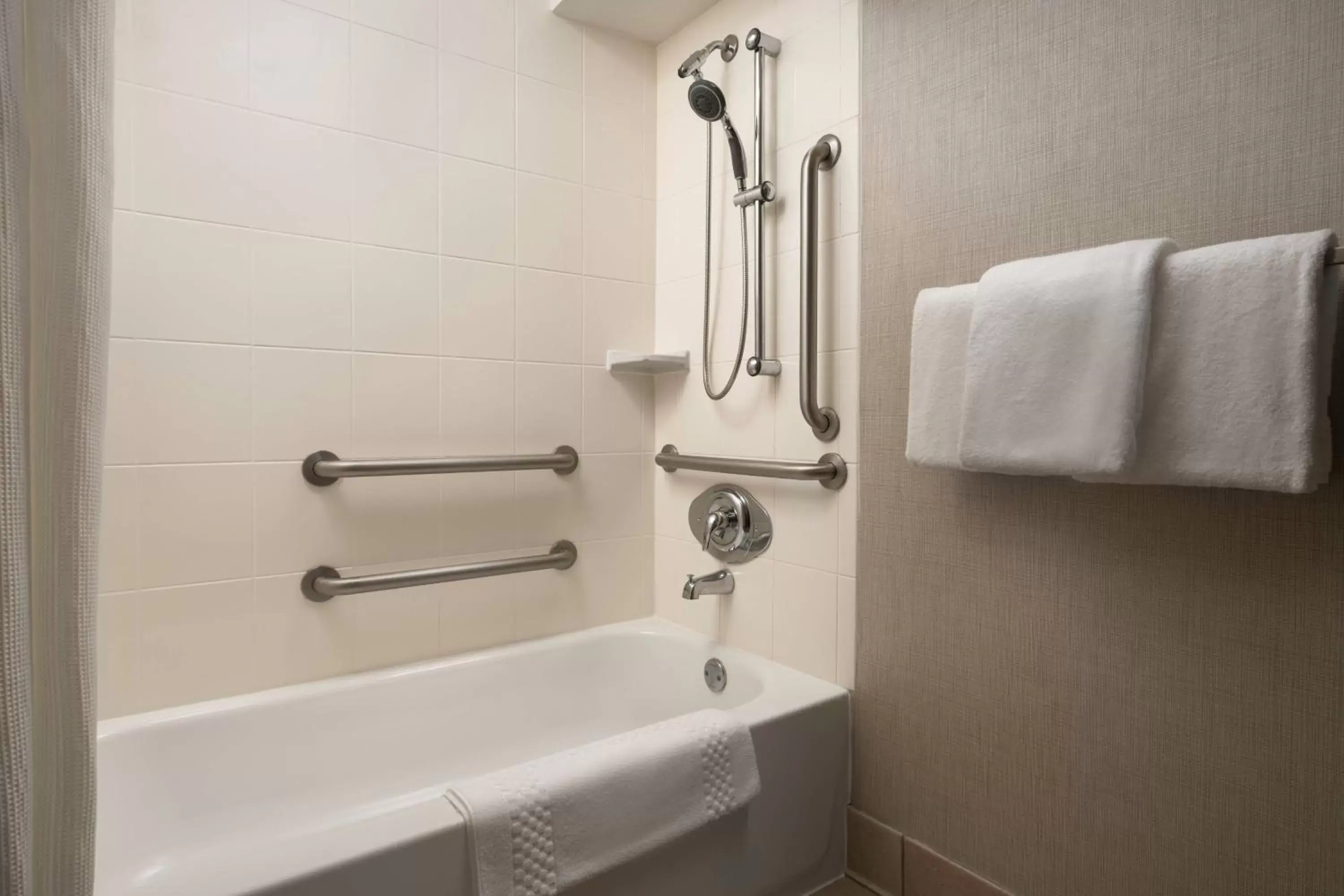 Bathroom in Residence Inn Seattle North/Lynnwood Everett