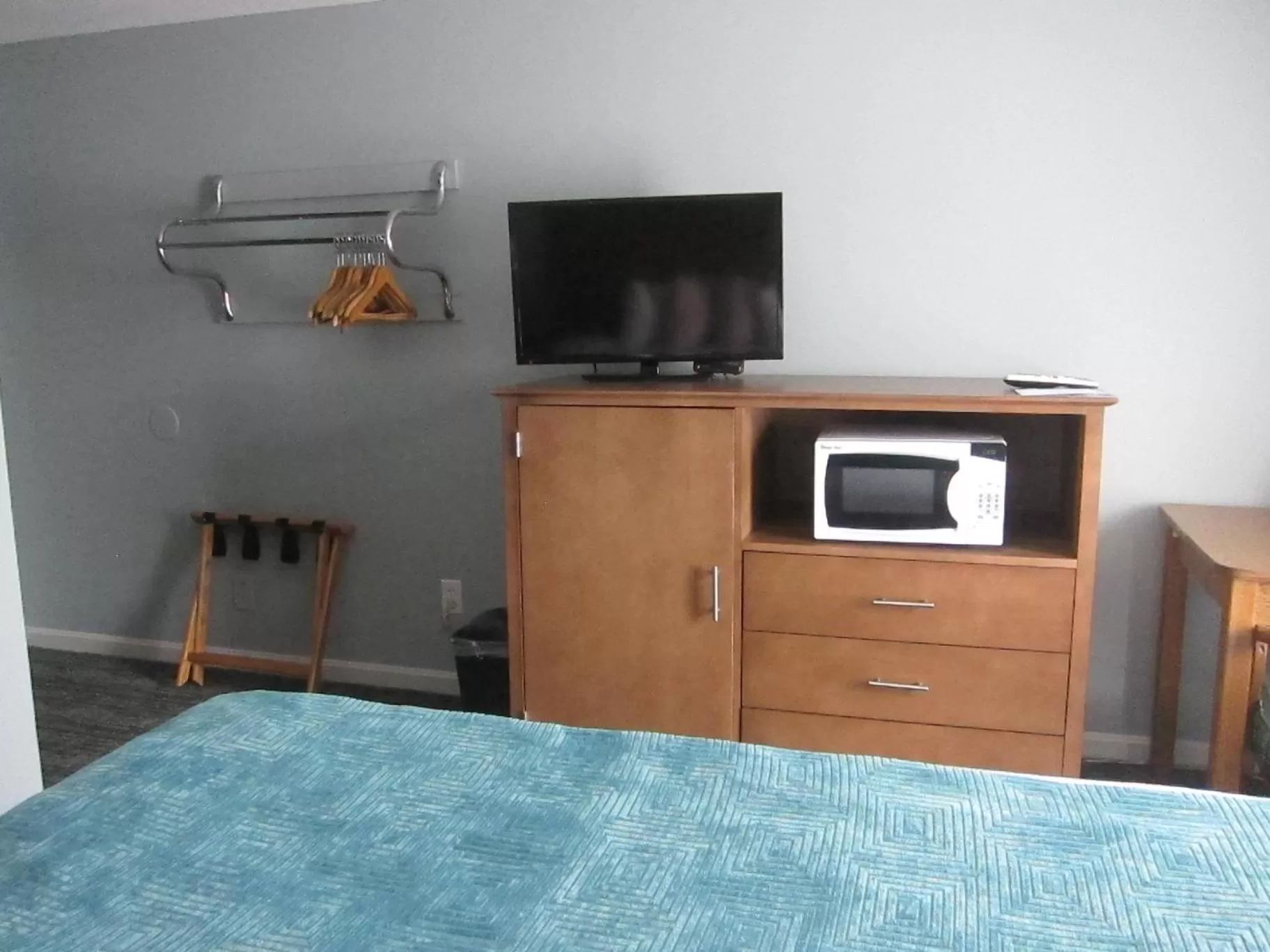 Decorative detail, Bed in Hampton Village Inn