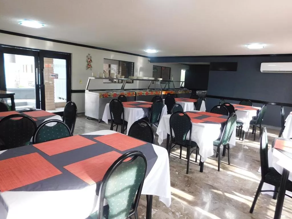 Restaurant/places to eat in Hotel La Finca