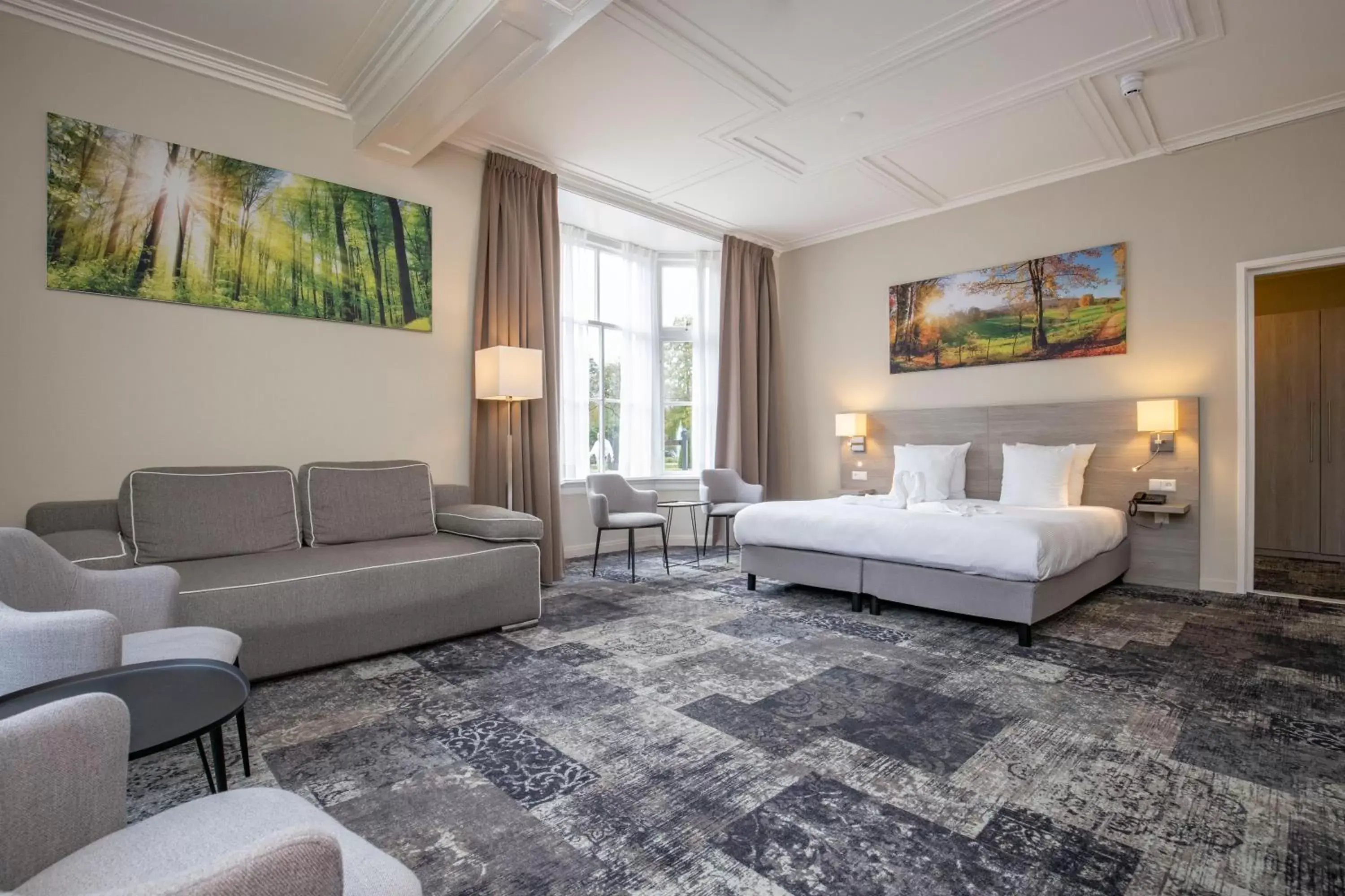 Photo of the whole room, Seating Area in Fletcher Hotel Landgoed Huis te Eerbeek