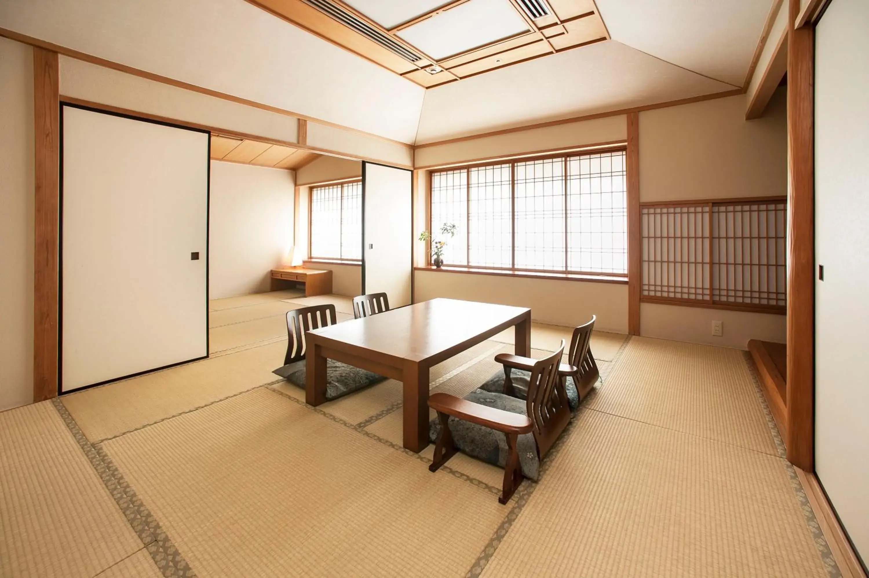 Photo of the whole room, Dining Area in Hotel Okura Tokyo Bay