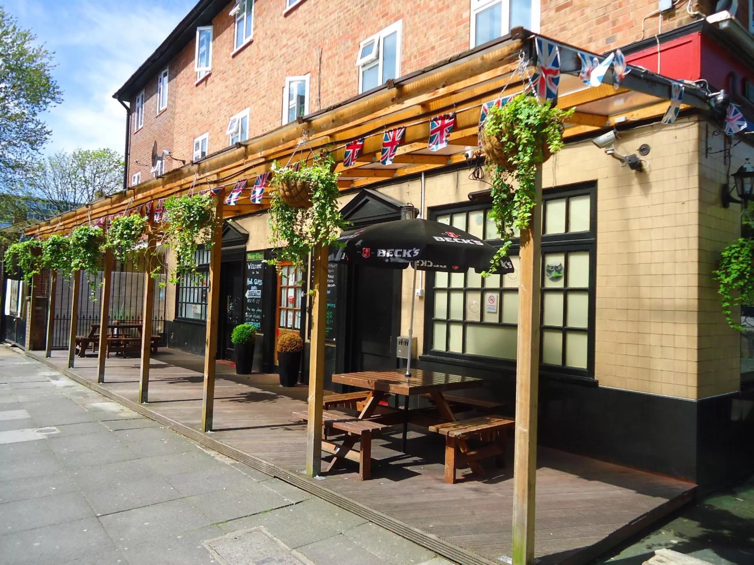 Facade/entrance in Hour Glass Hotel