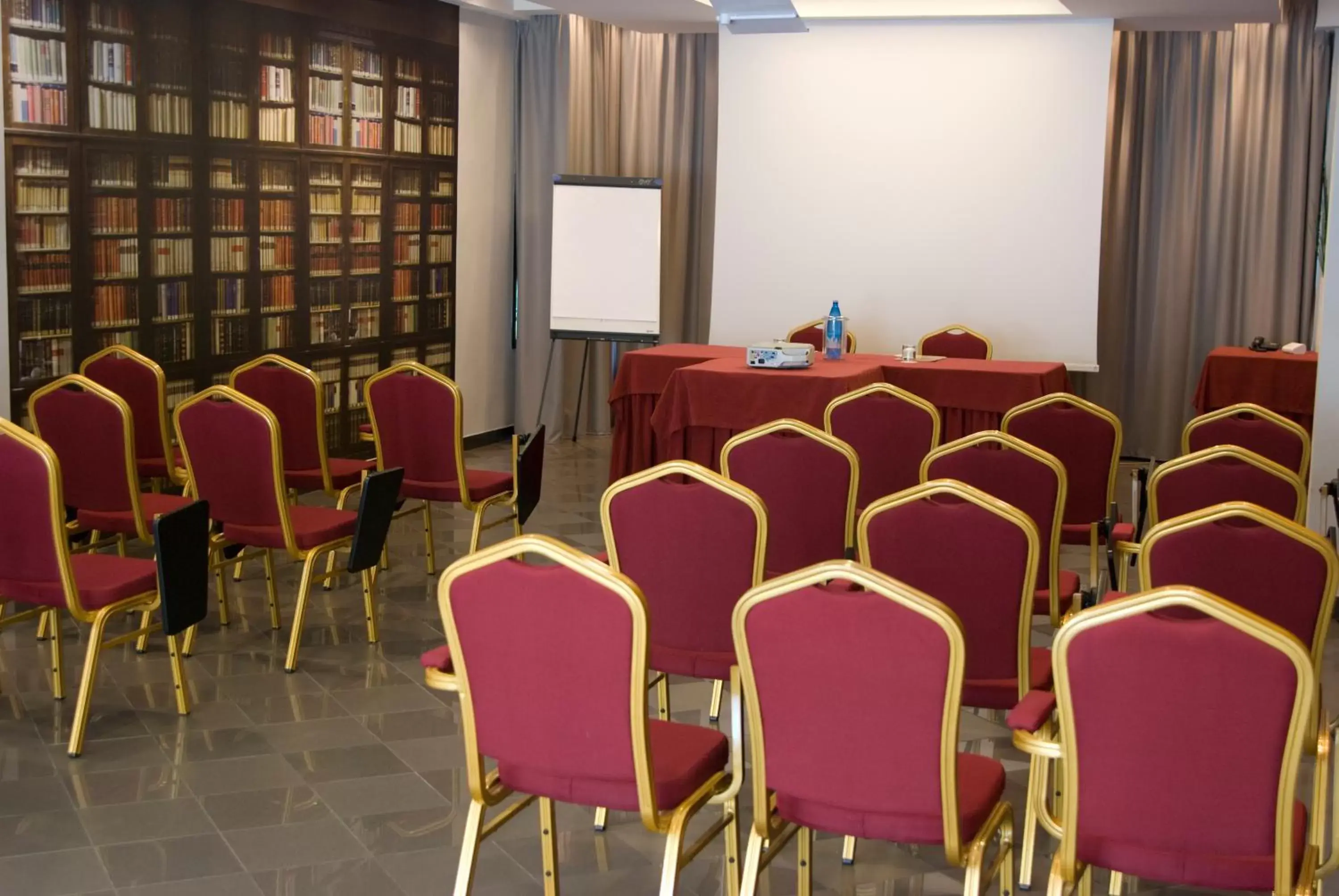 Business facilities, Business Area/Conference Room in iH Hotels Bologna Amadeus