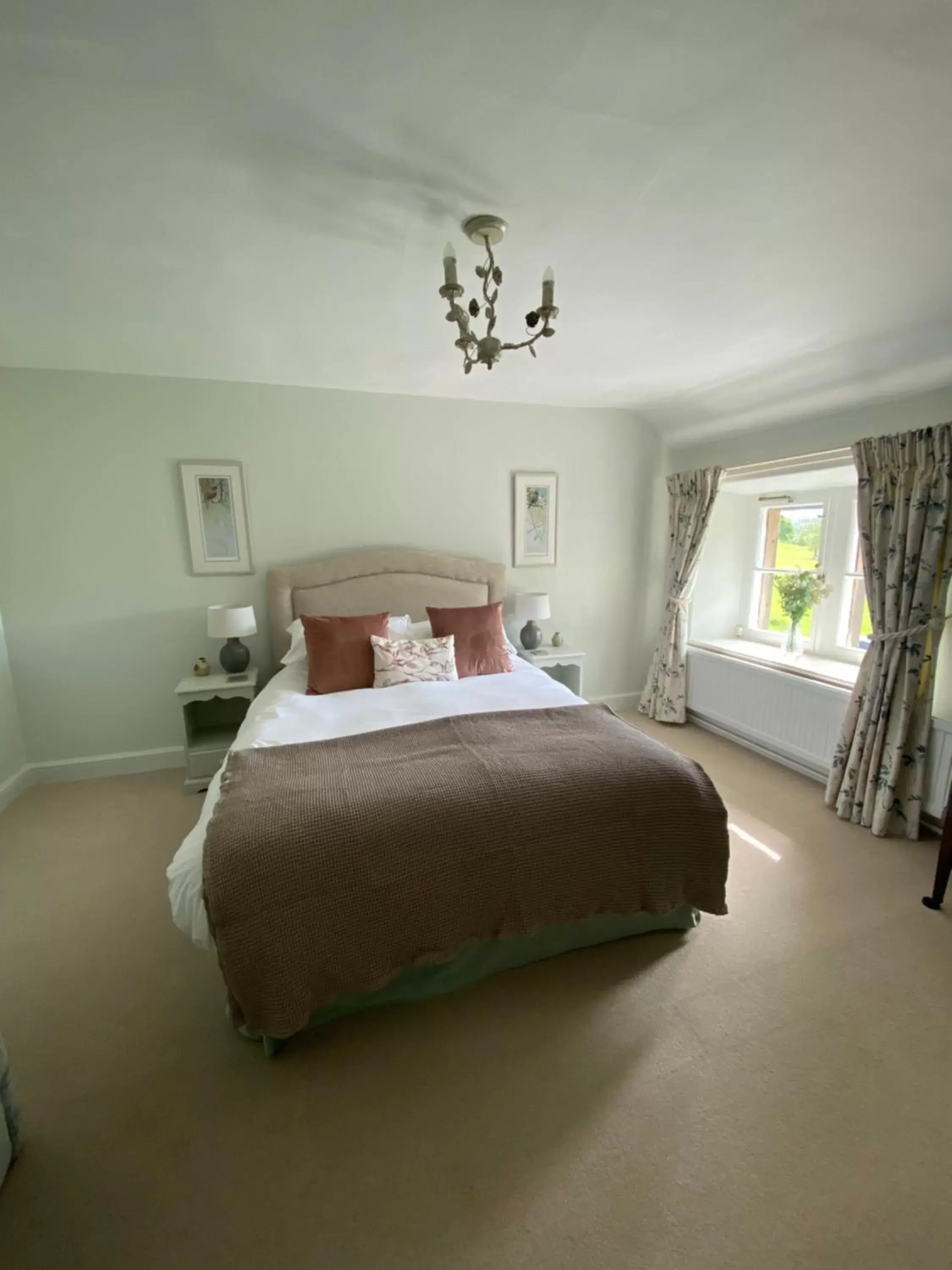 Photo of the whole room, Bed in Heathy Lea Bed And Breakfast
