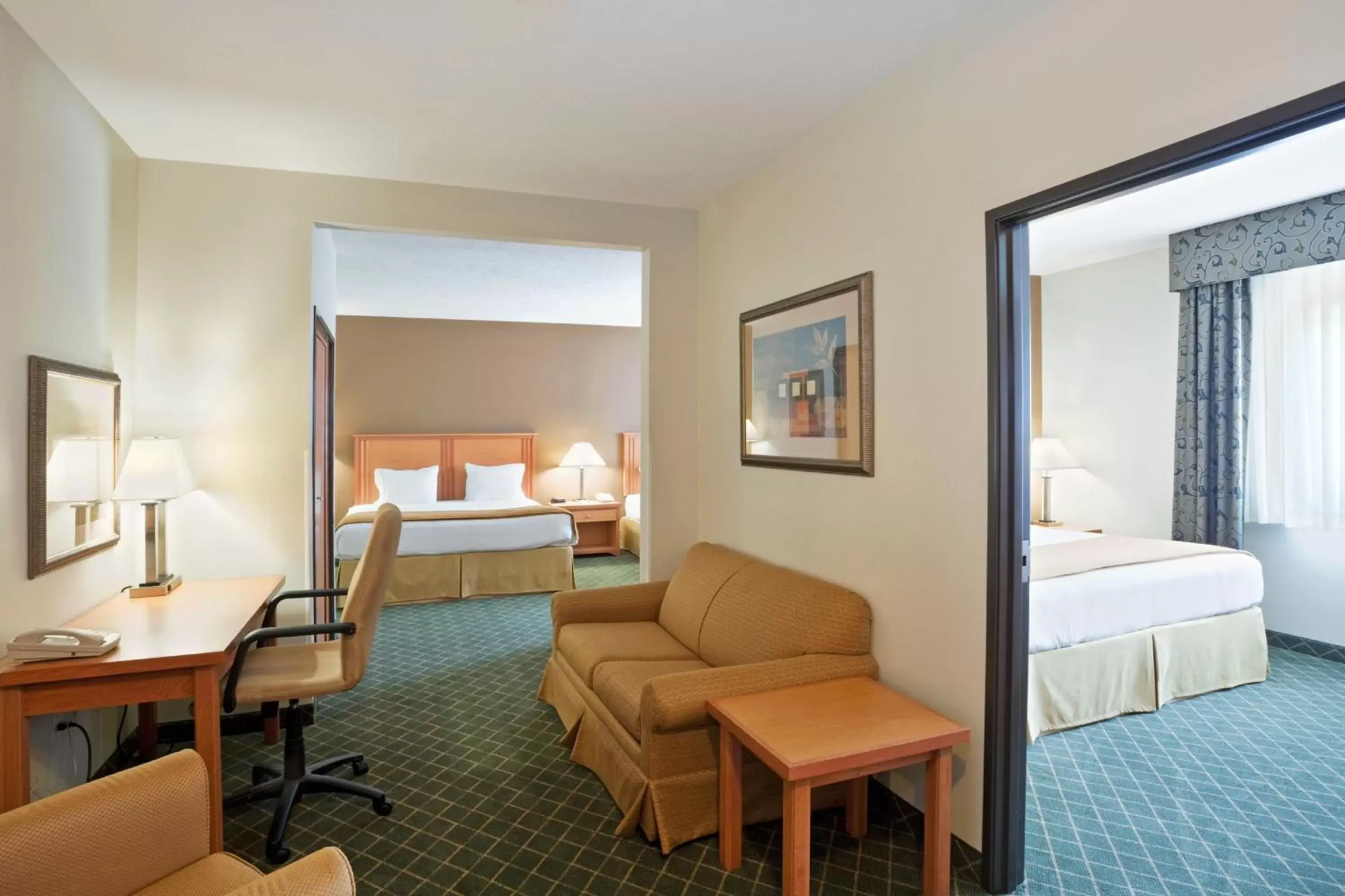 Photo of the whole room in Holiday Inn Express Hotel & Suites Lincoln South, an IHG Hotel