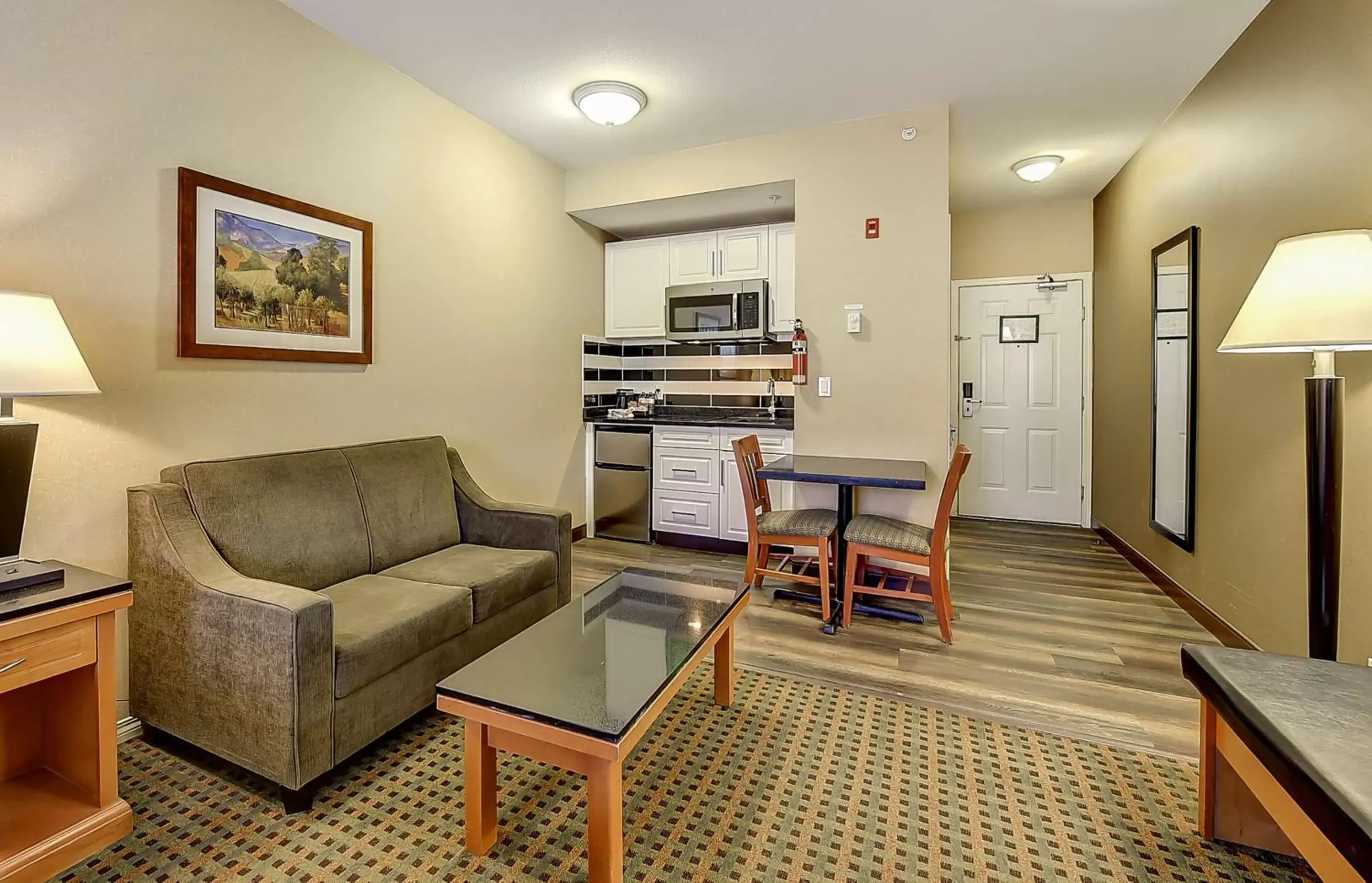 Photo of the whole room, Seating Area in Best Western Plus Osoyoos Hotel & Suites