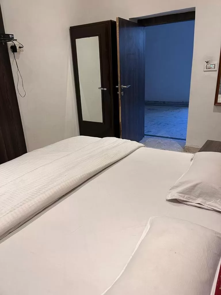 Bed in Hotel Rani Palace at Lake Fatehsagar