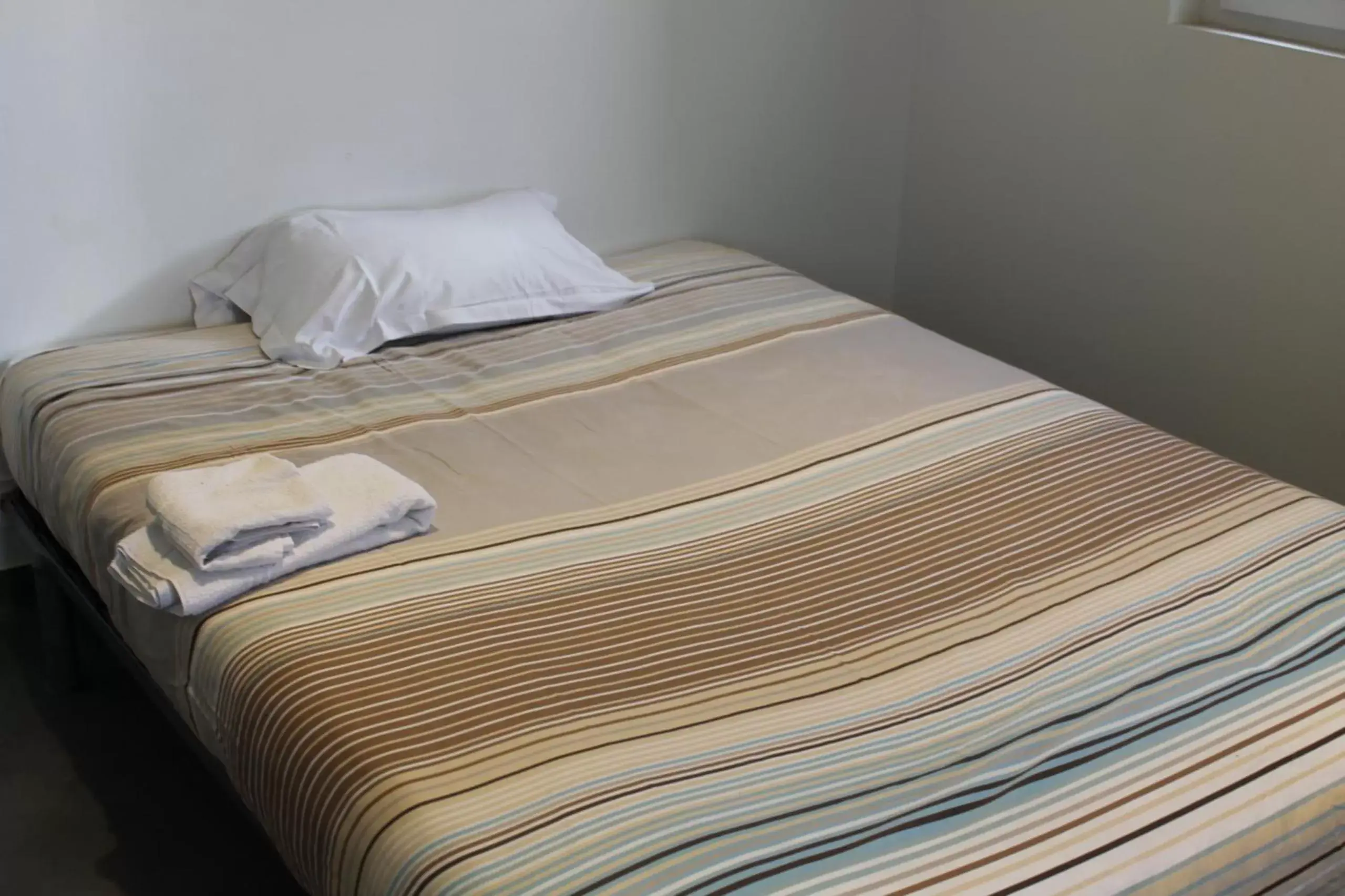 Bedroom, Bed in Hôtel et Restaurant de la Gare Torigny-les-Villes