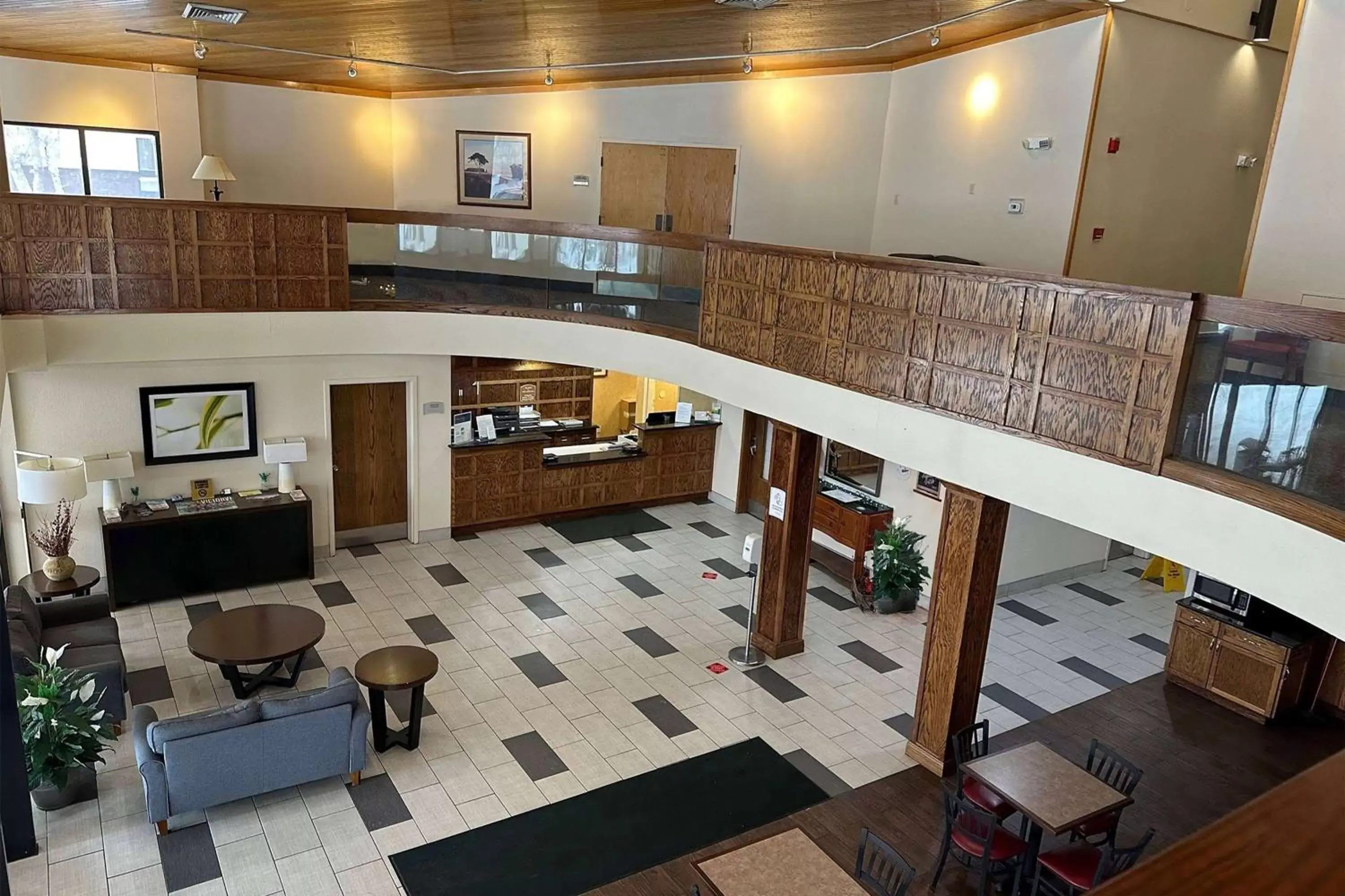 Lobby or reception in Baymont by Wyndham South Bend Near Notre Dame