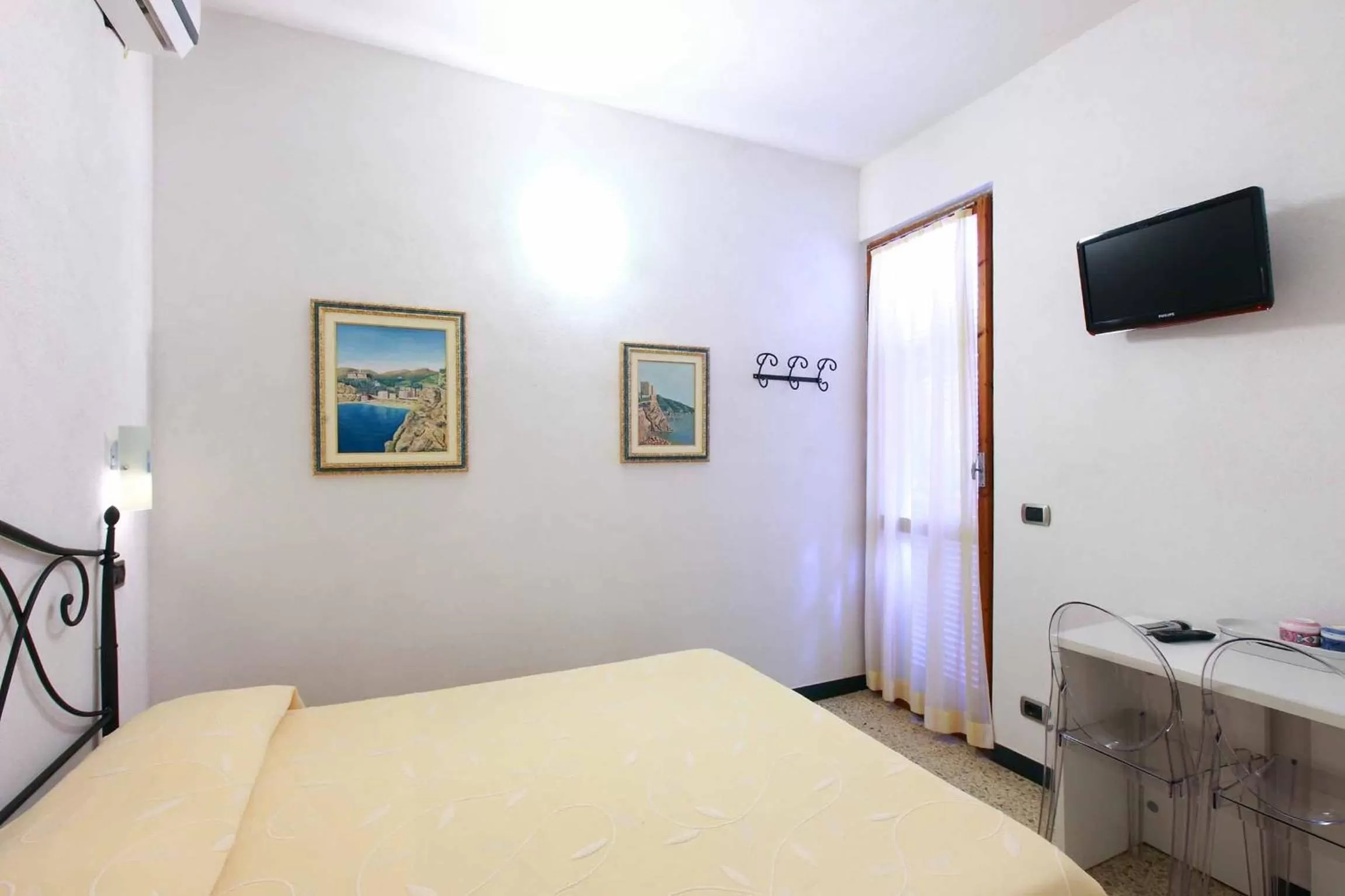 Bedroom, Bed in Albergo Al Carugio