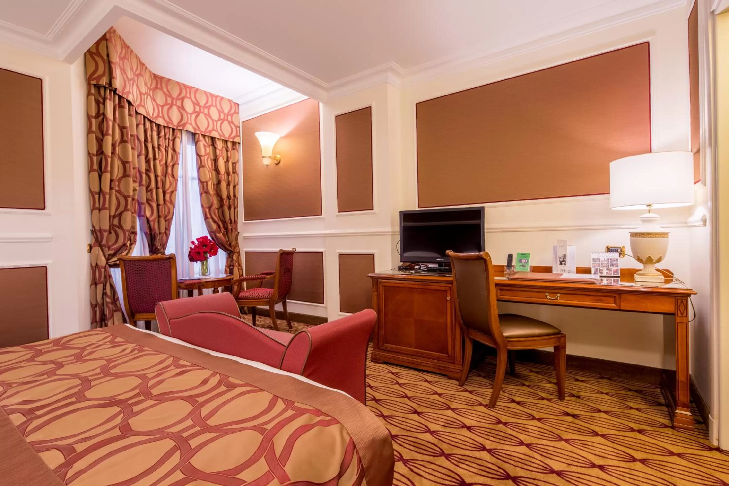 Bedroom, Bed in Grand Visconti Palace