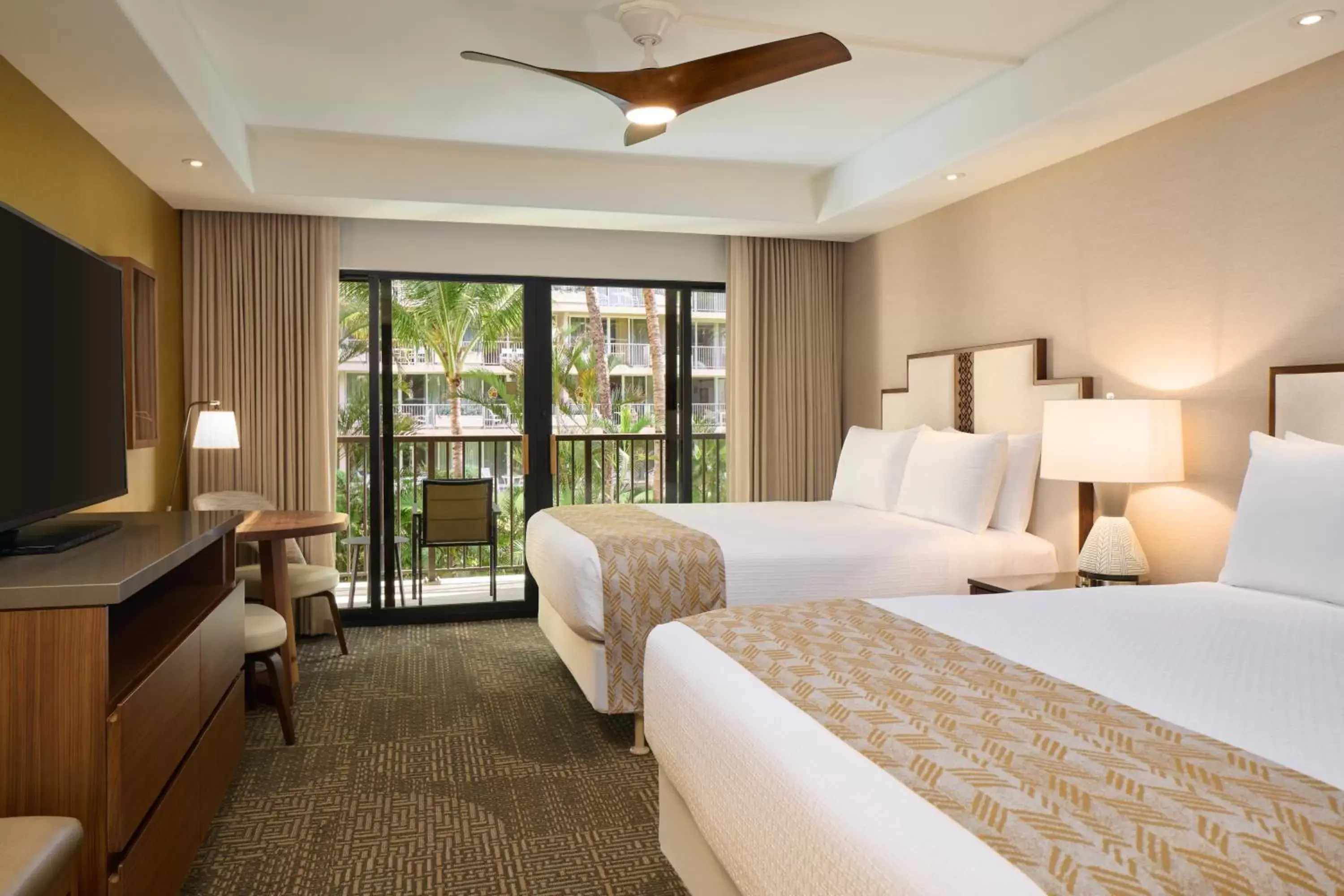 Bedroom in OUTRIGGER Kāʻanapali Beach Resort