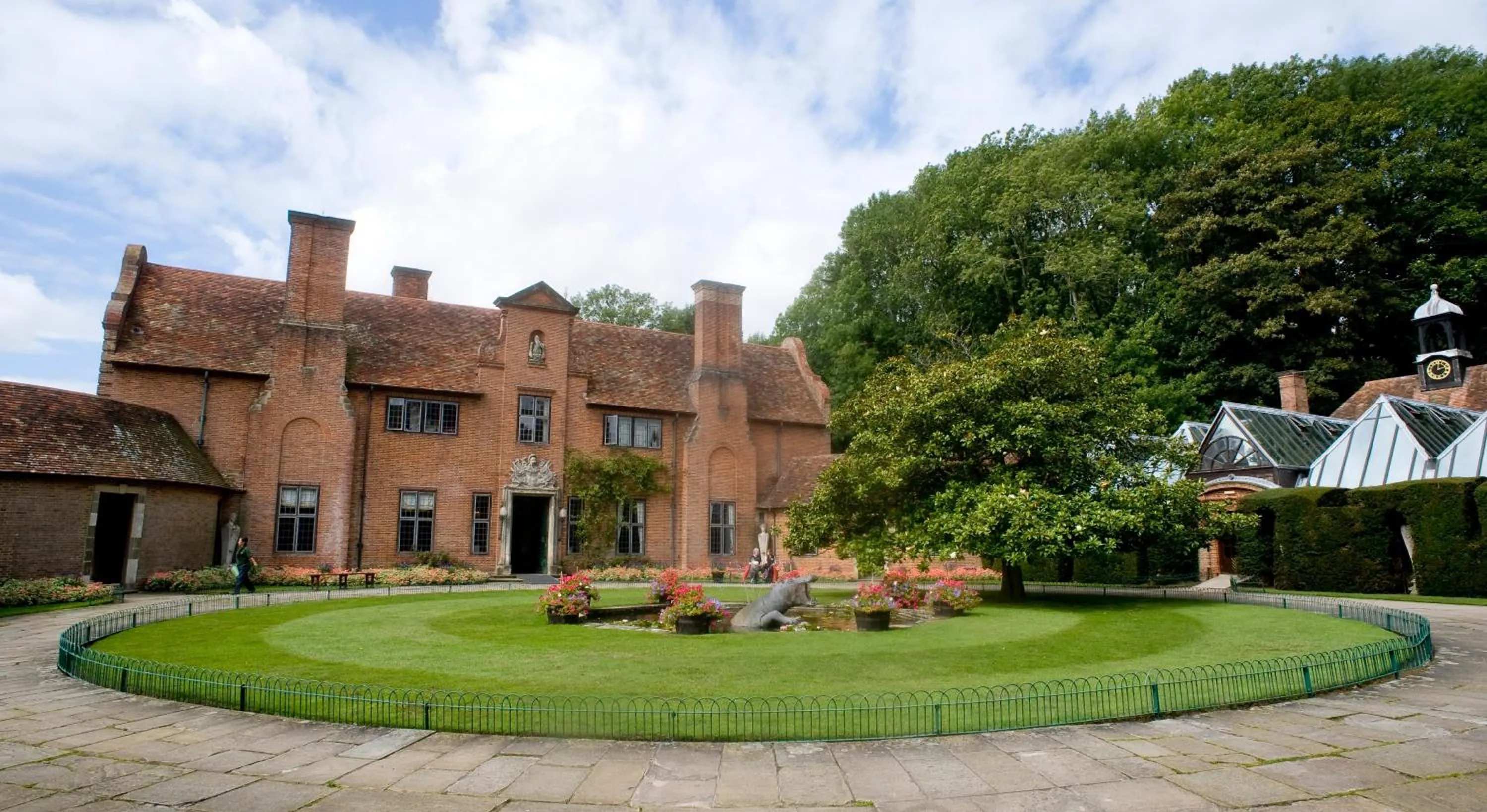 Garden in Port Lympne Mansion Hotel