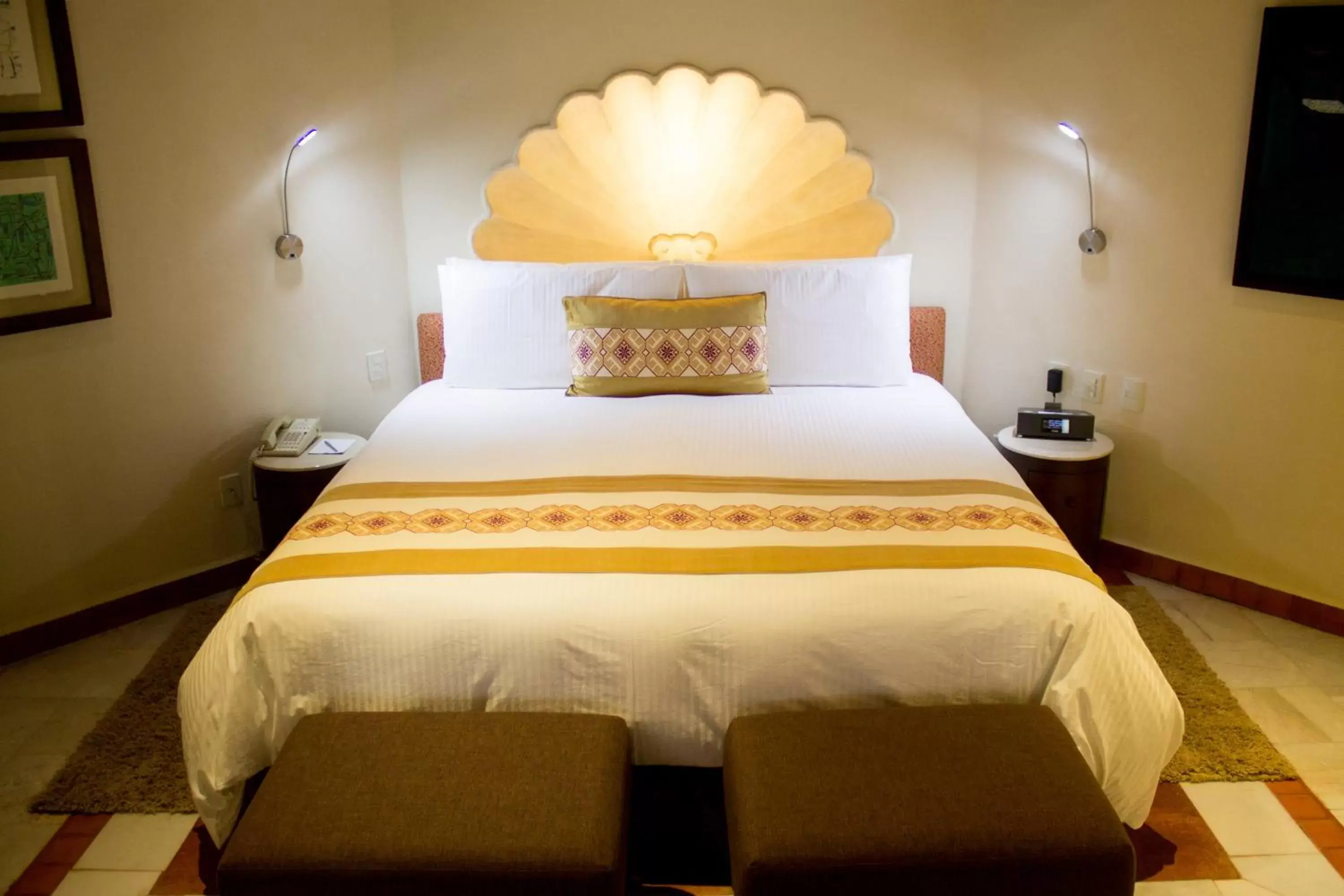 Bed in Casa Velas – Adults only