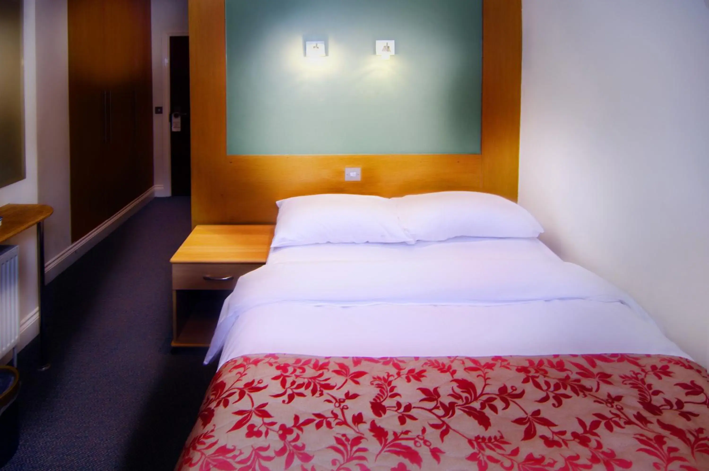 Bed in Westbury Hotel Kensington
