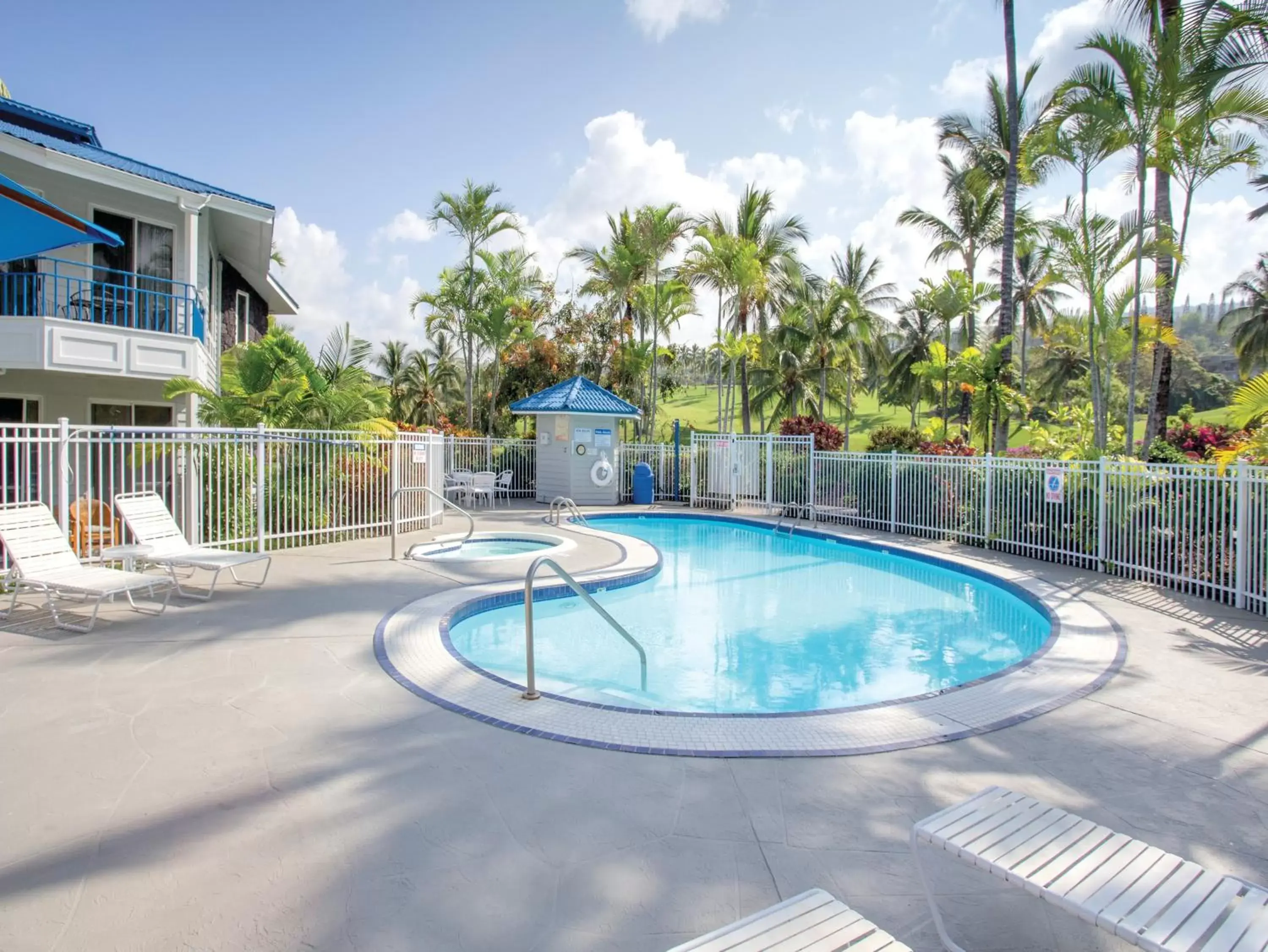 Hot Tub, Swimming Pool in Holua Resort