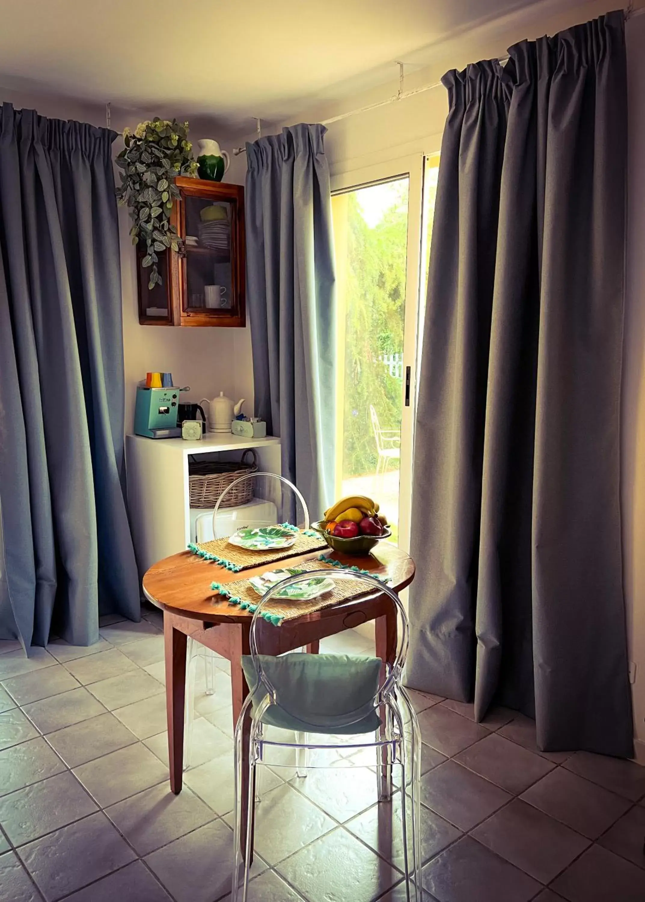 Breakfast, Dining Area in Le Pinette