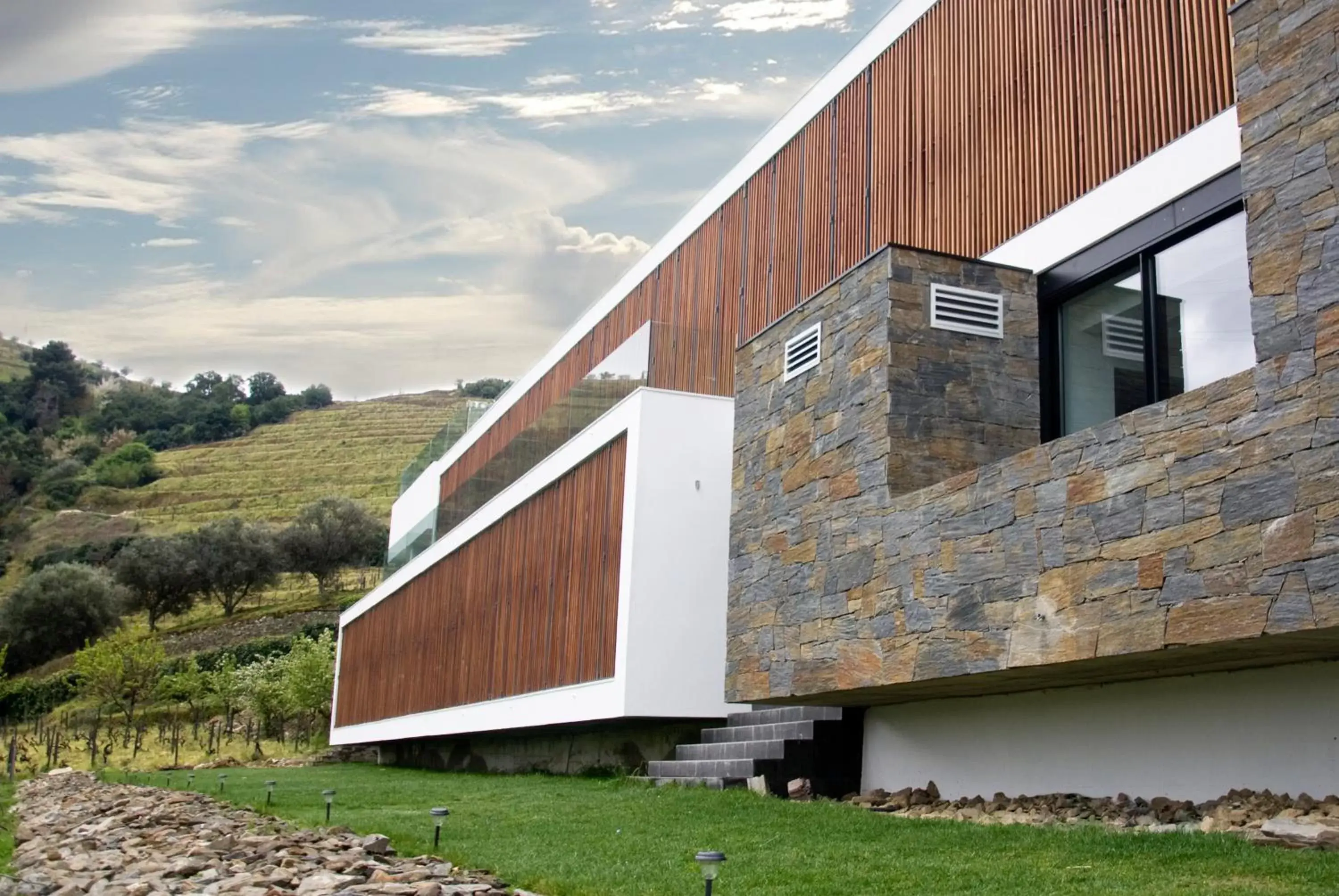 Facade/entrance, Property Building in Quinta De Casaldronho Wine Hotel