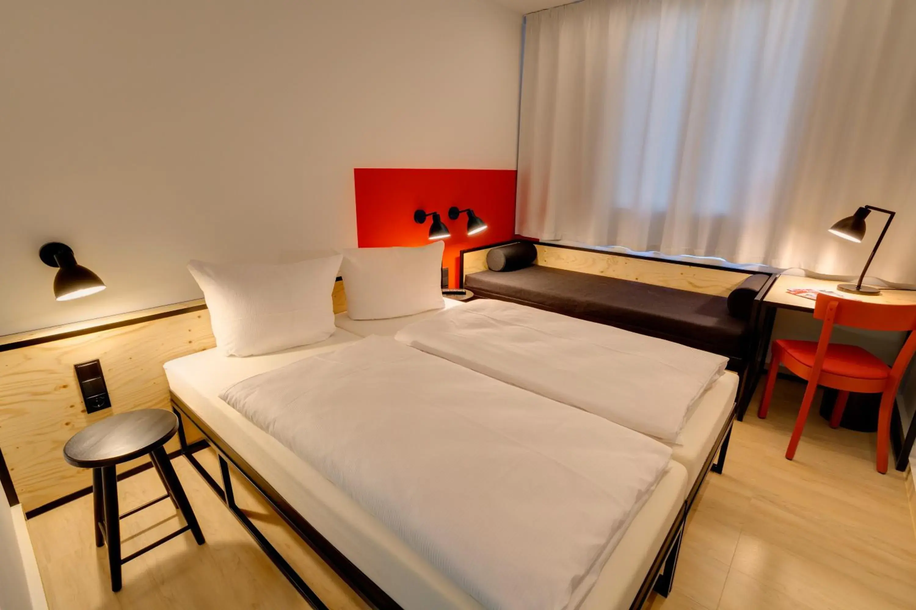 Bedroom, Bed in MEININGER Hotel Leipzig Hauptbahnhof