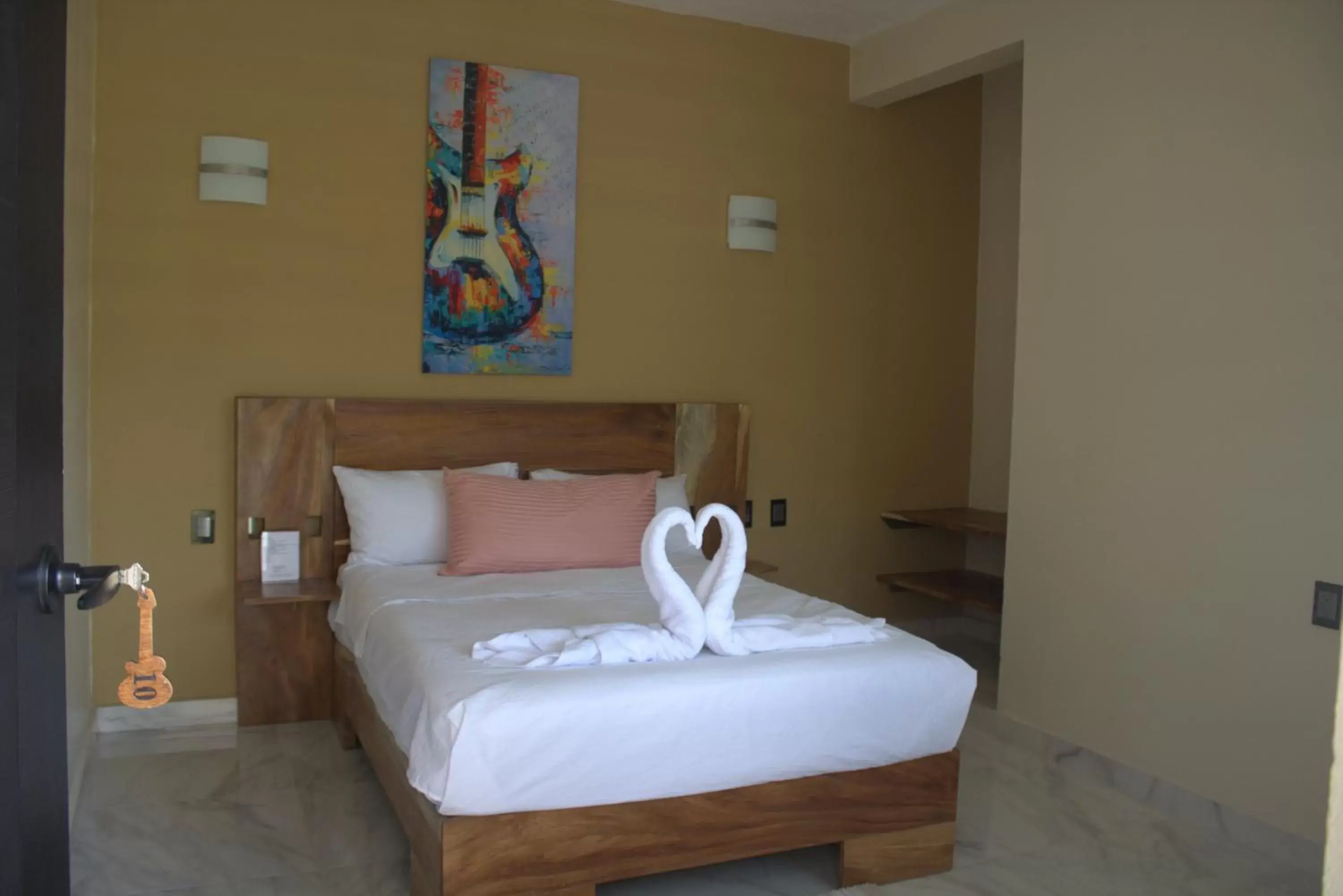 Bed in Guitarra Inn