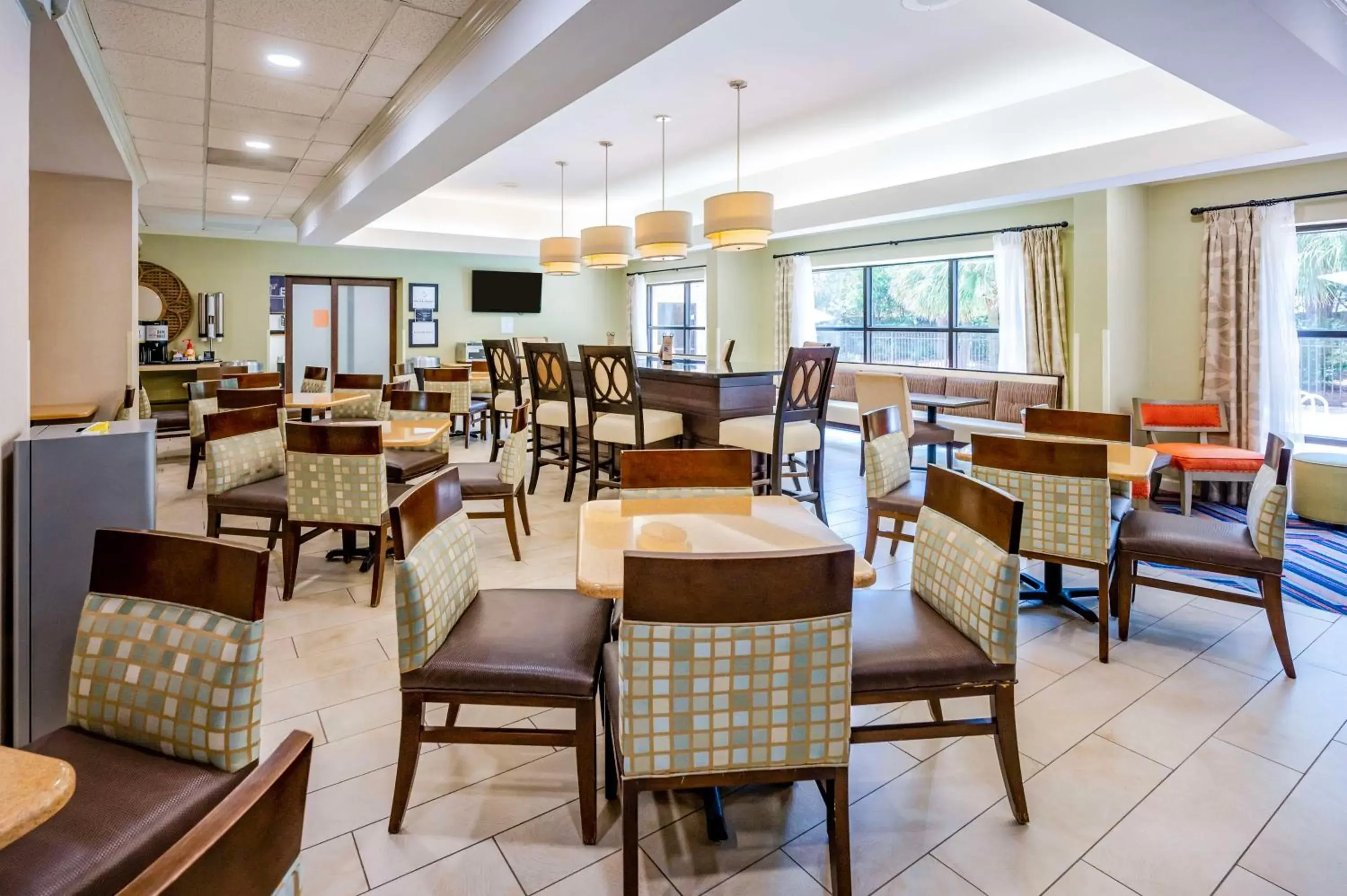 Restaurant/places to eat in Hampton Inn Wilmington-Medical Park Restaurant/places to eat in Hampton Inn Wilmington-Medical Park