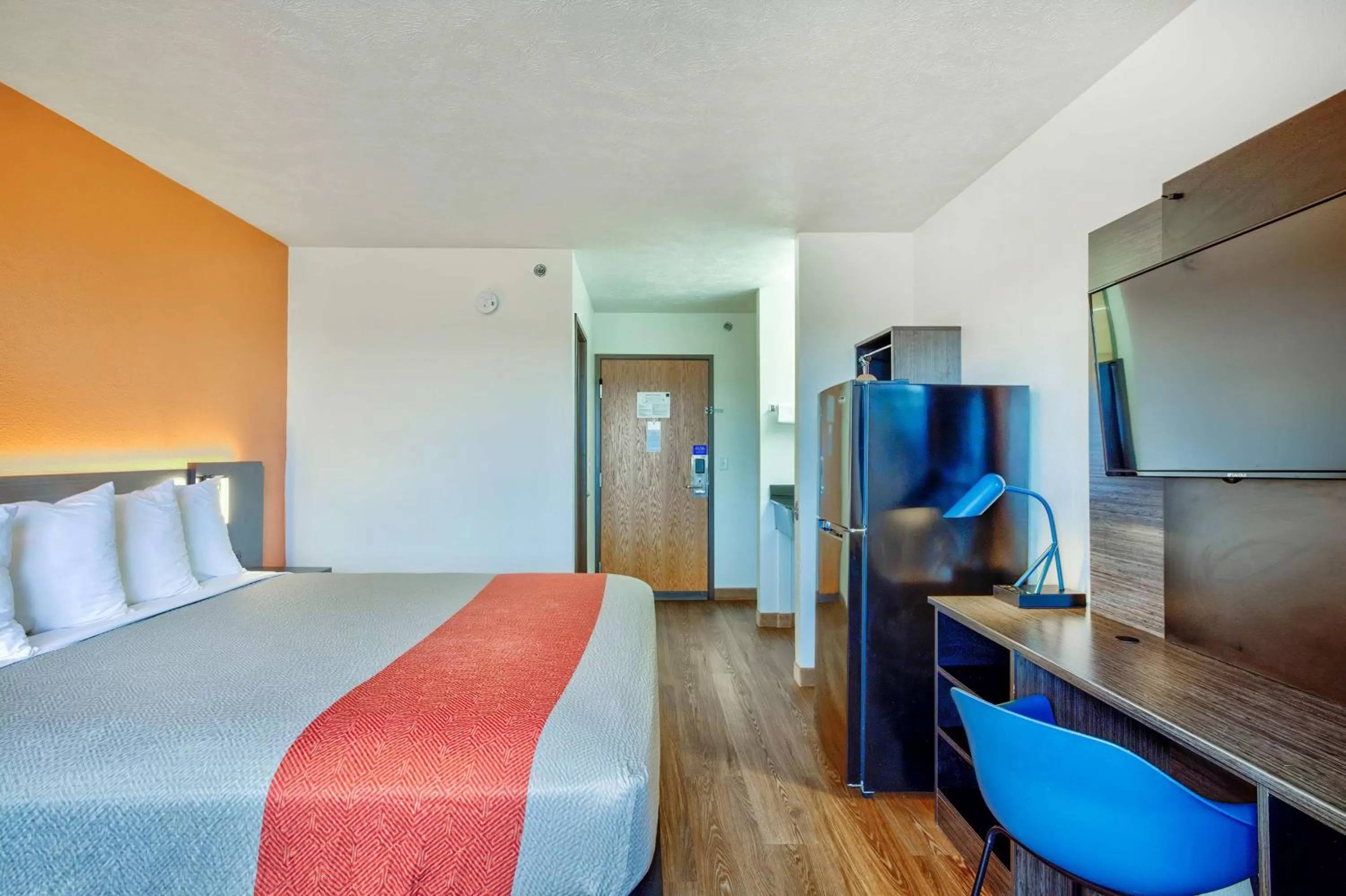 Bedroom, Bed in Motel 6-Percival, IA