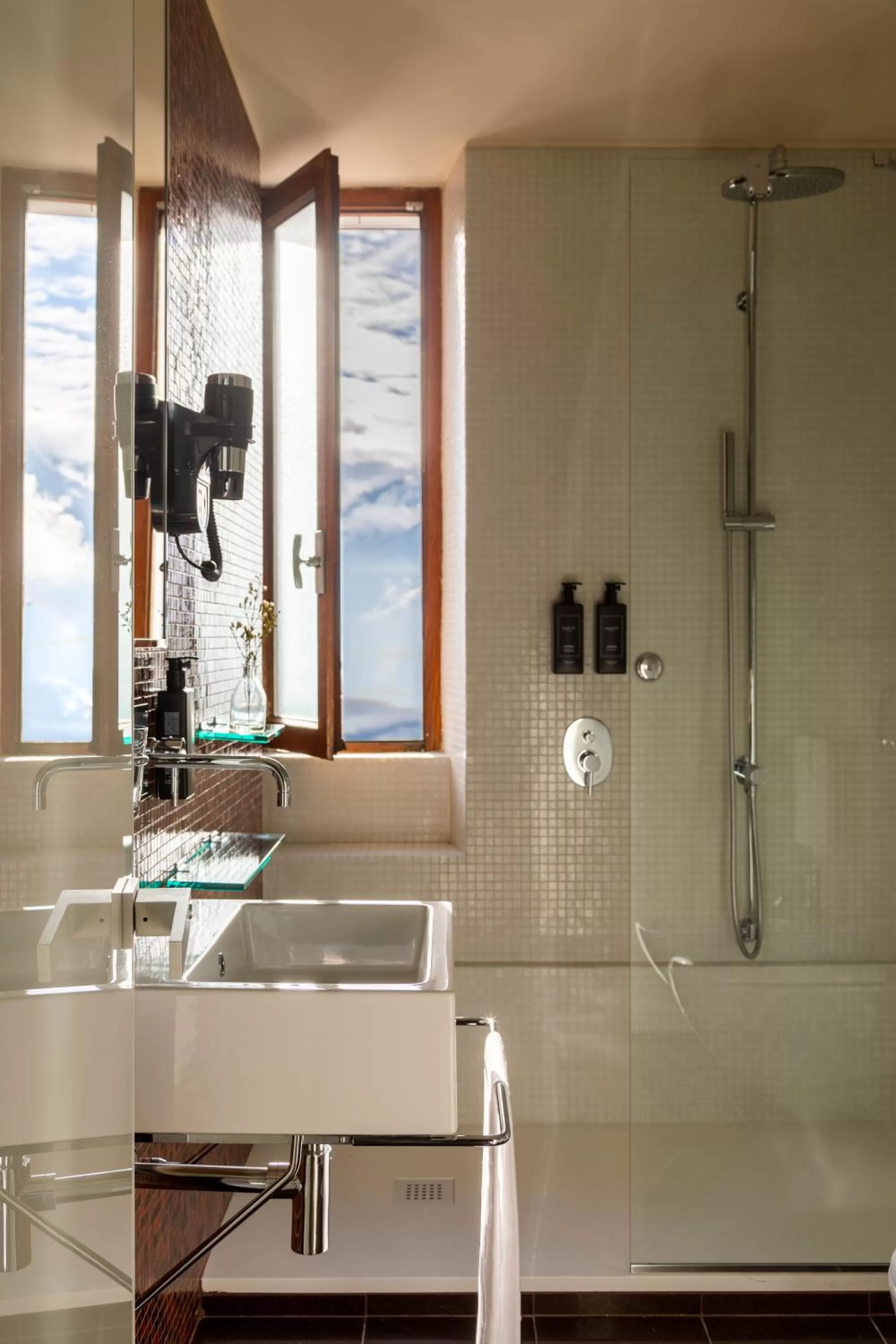 Bathroom in Hotel Tremoggia