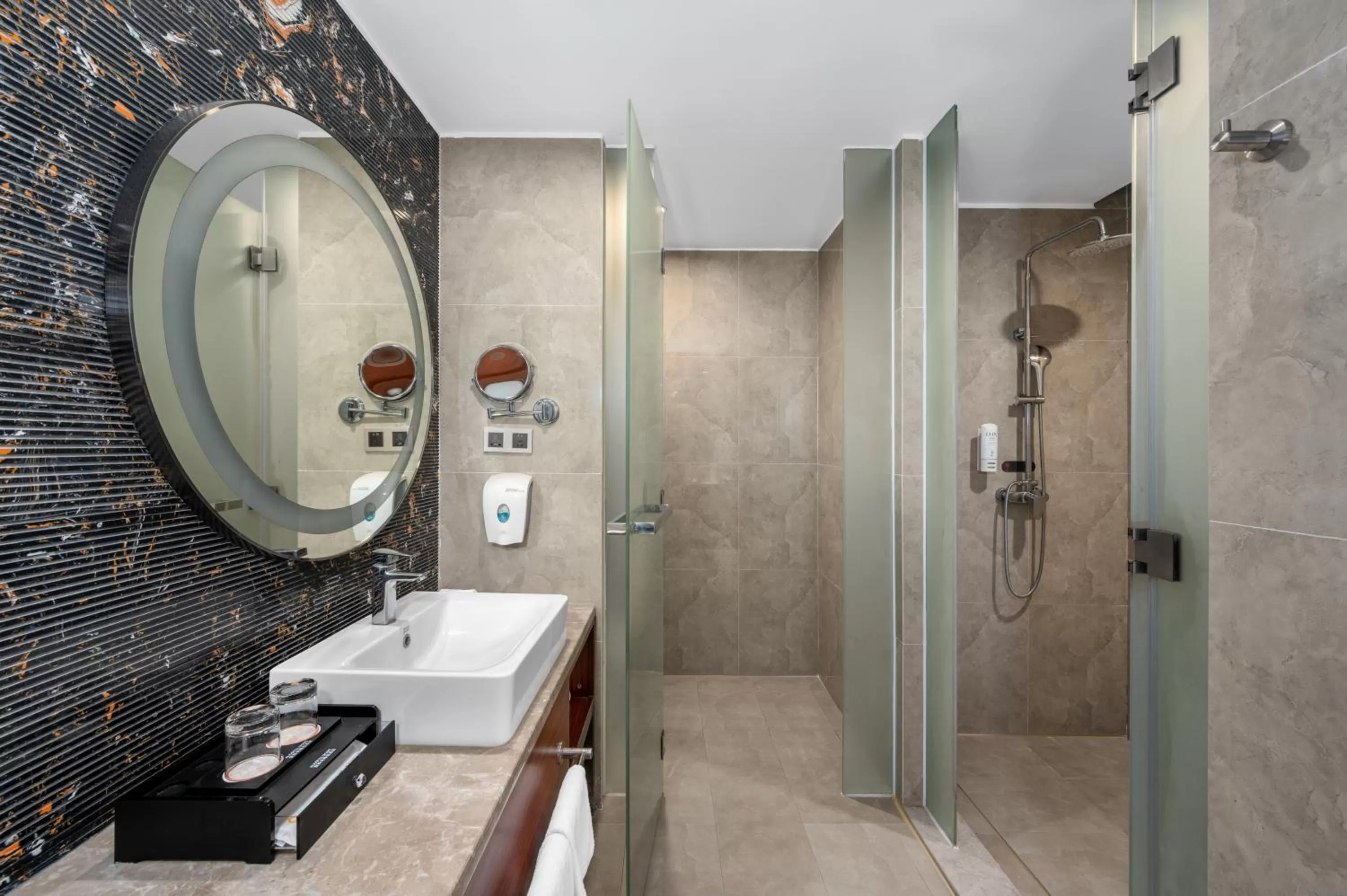 Shower in Ausotel Smart Baiyun International Airport T2