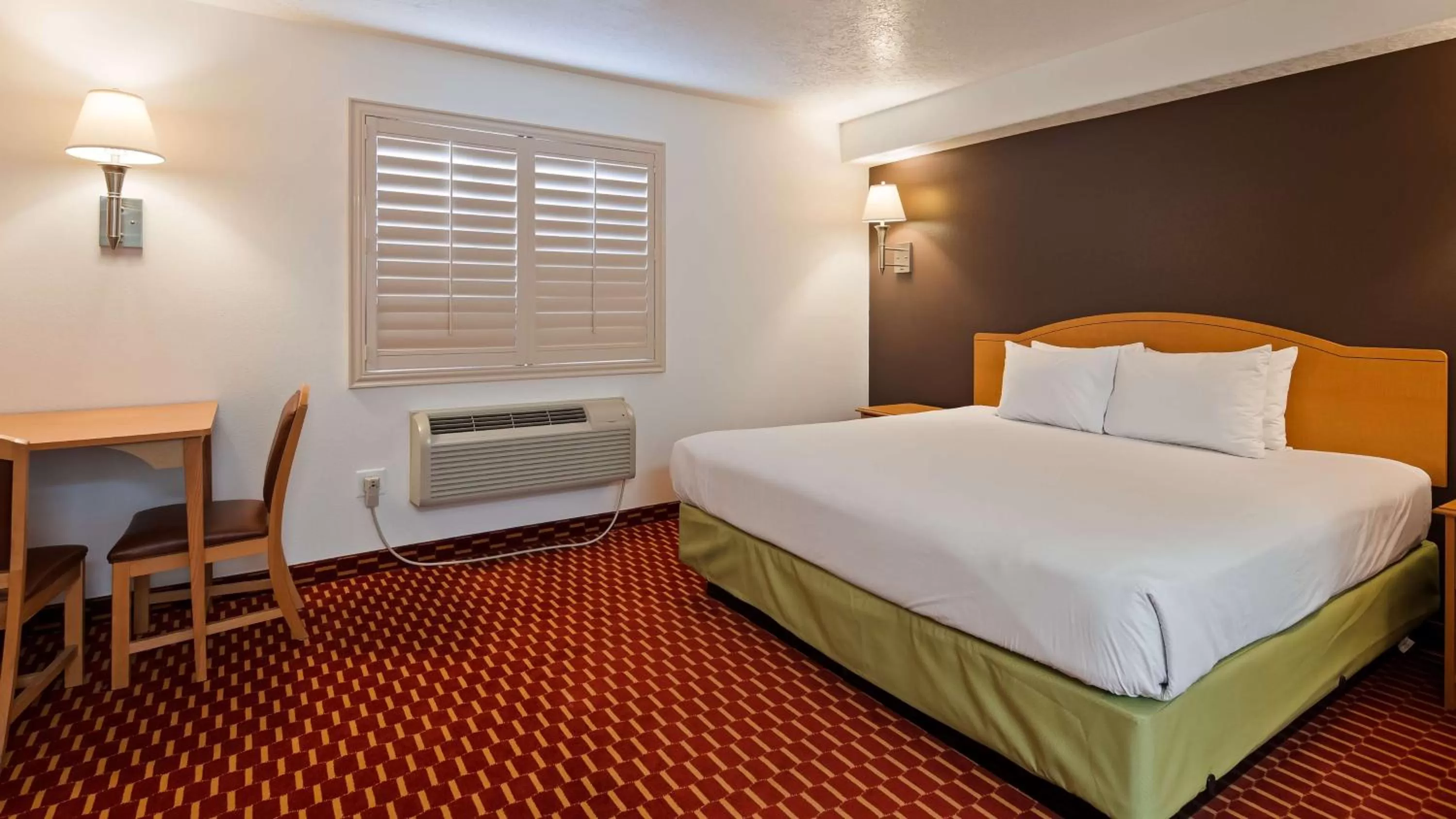 Photo of the whole room, Bed in SureStay Plus Hotel by Best Western Vernal