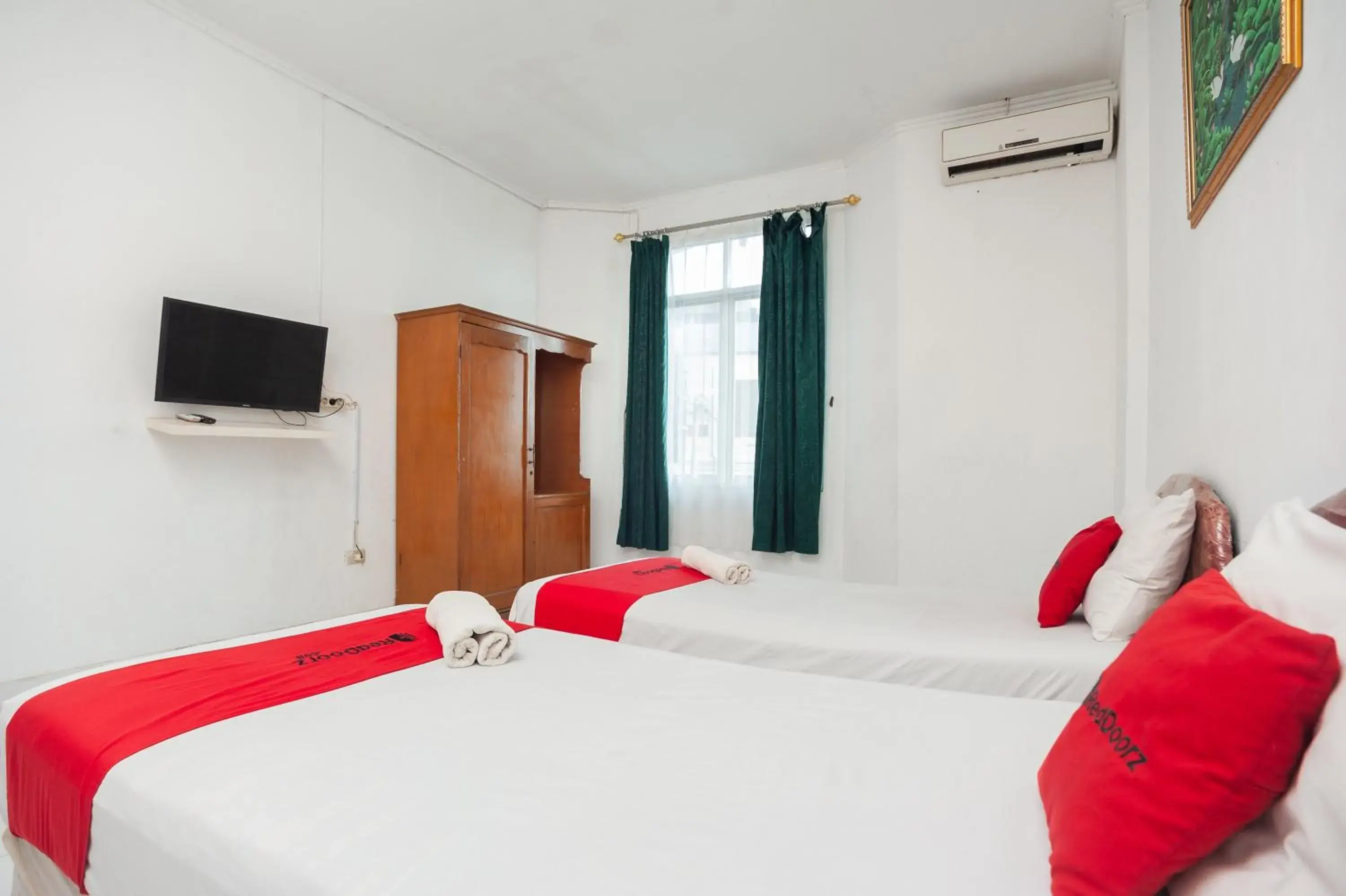 Bed in RedDoorz @ Jalan Diponegoro Lampung