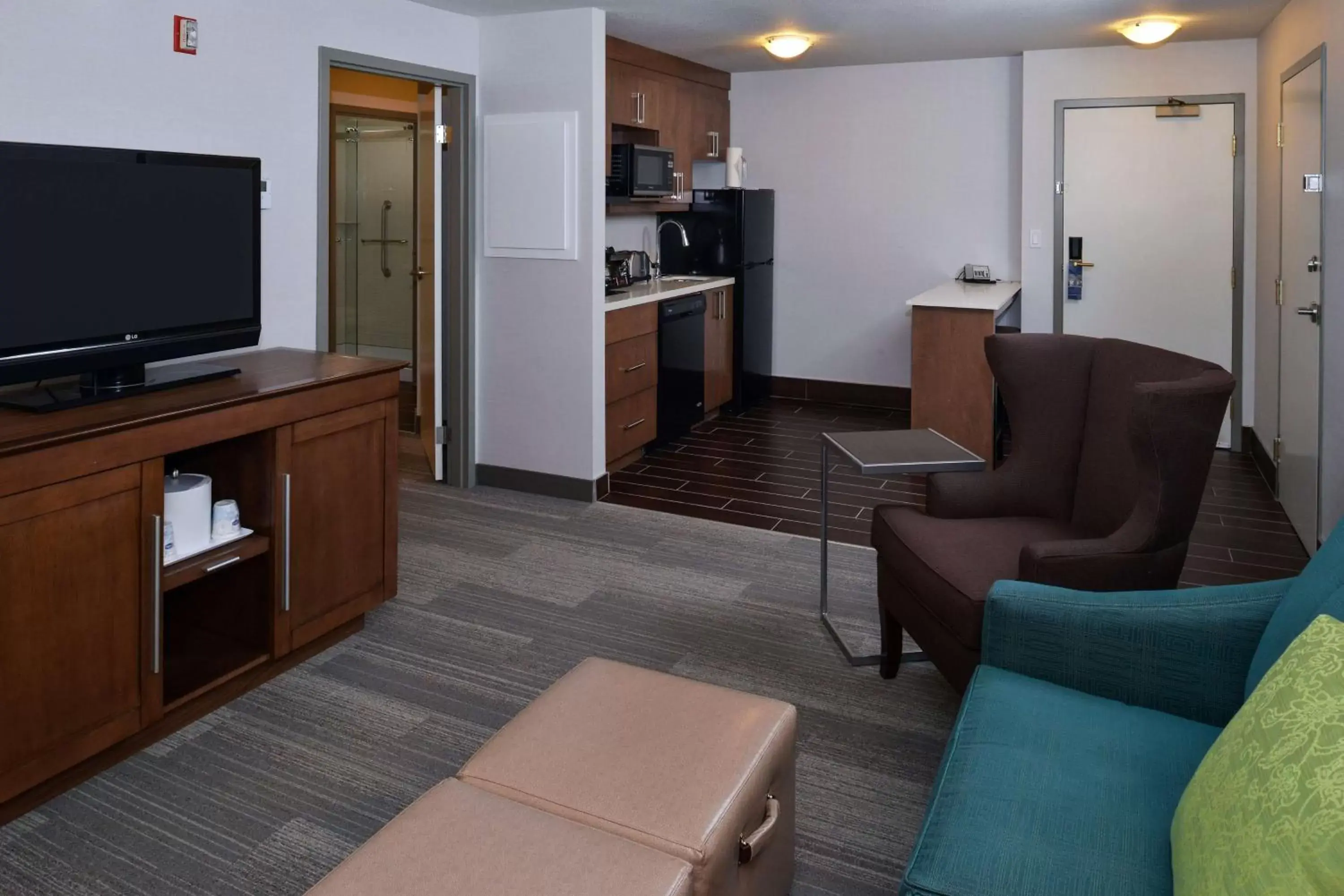 Living room, Seating Area in Hampton Inn & Suites by Hilton Calgary University NW