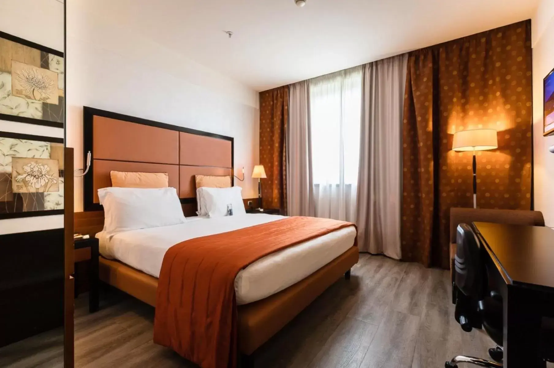 Photo of the whole room, Bed in Crowne Plaza Milan Malpensa Airport, an IHG Hotel