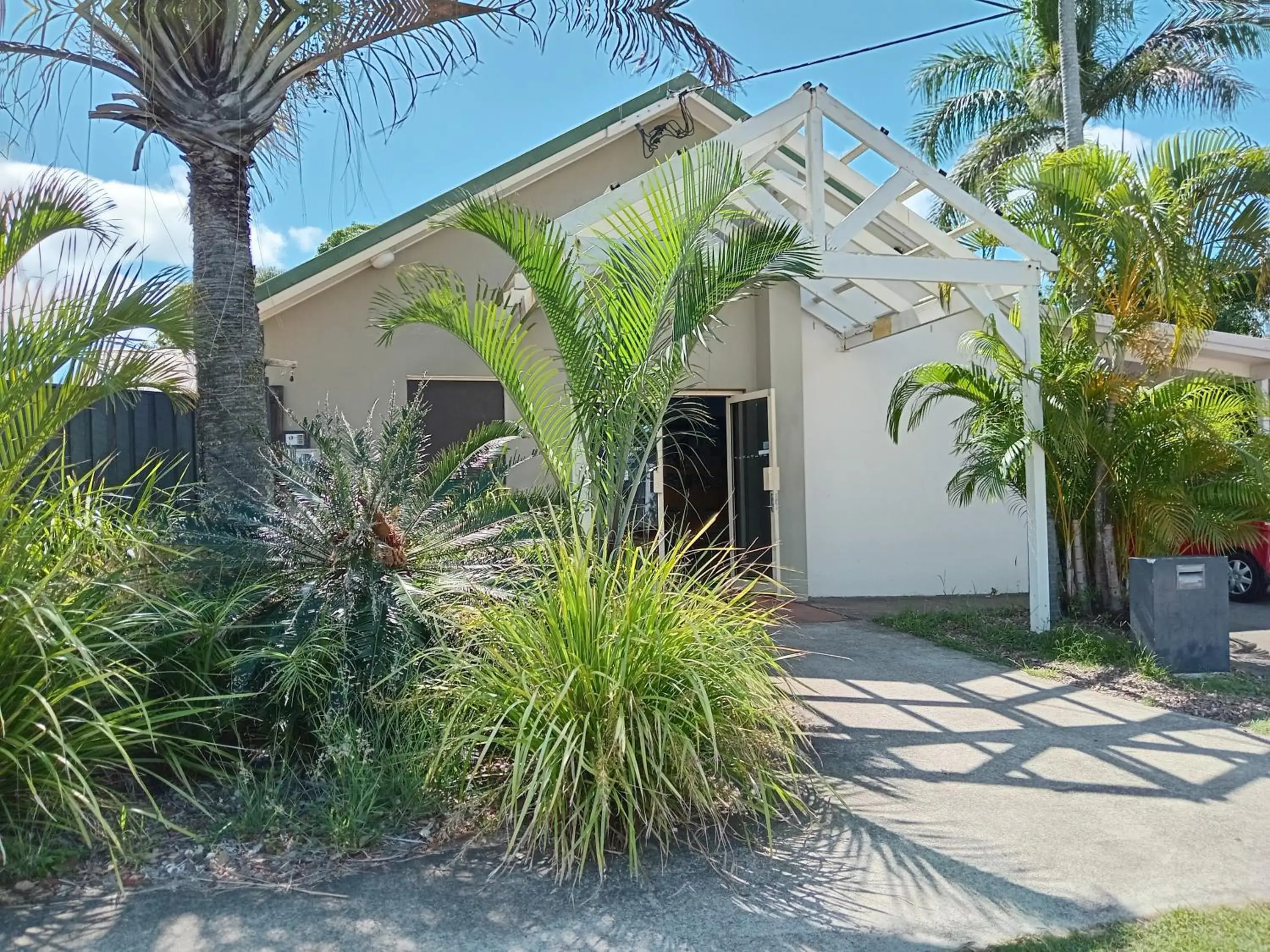 Property Building in Flashpackers Hervey Bay Hostel