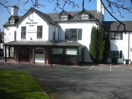 Facade/entrance, Property Building in The White House Hotel