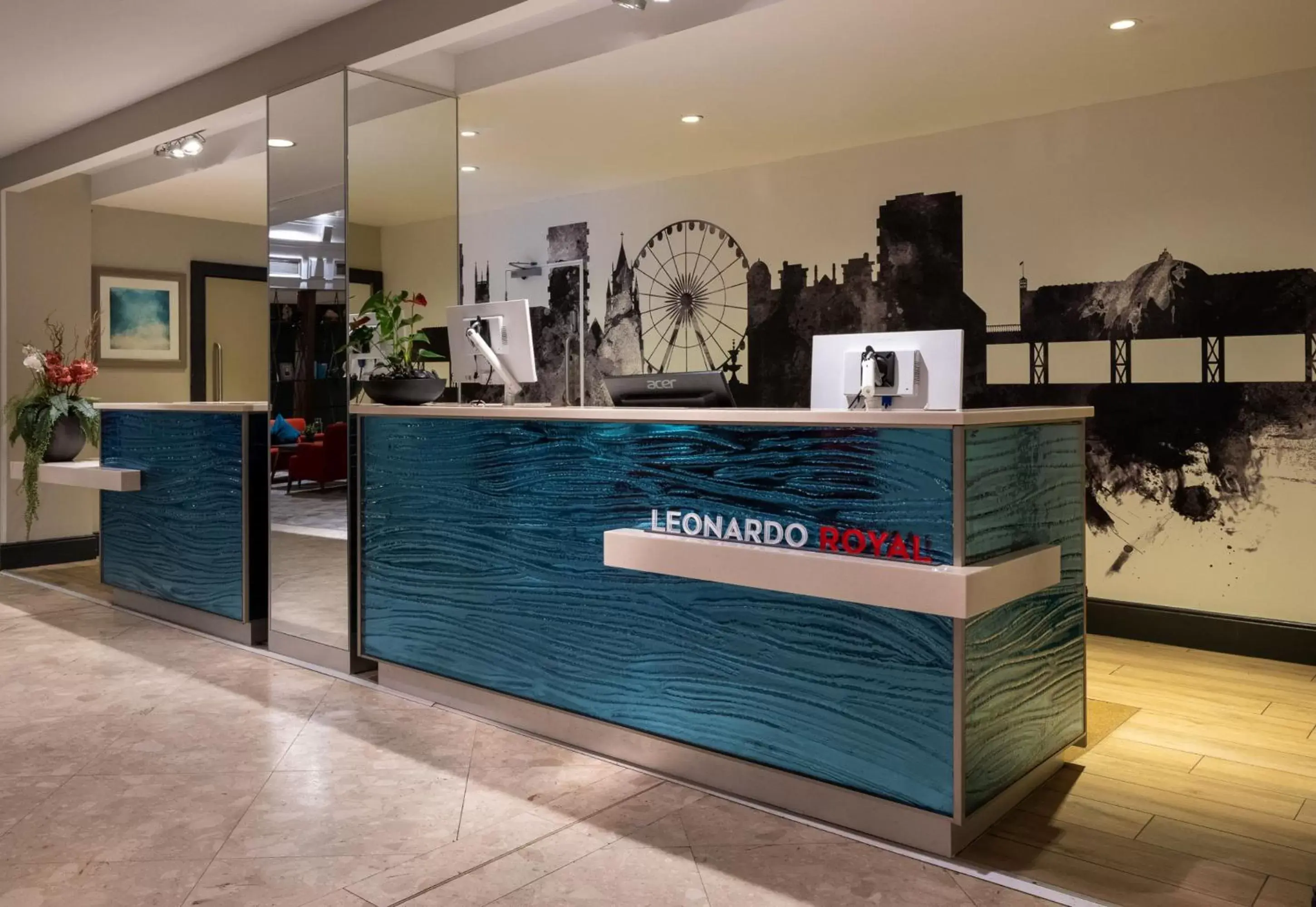 Lobby or reception in Leonardo Royal Hotel Brighton Waterfront - Formerly Jurys Inn