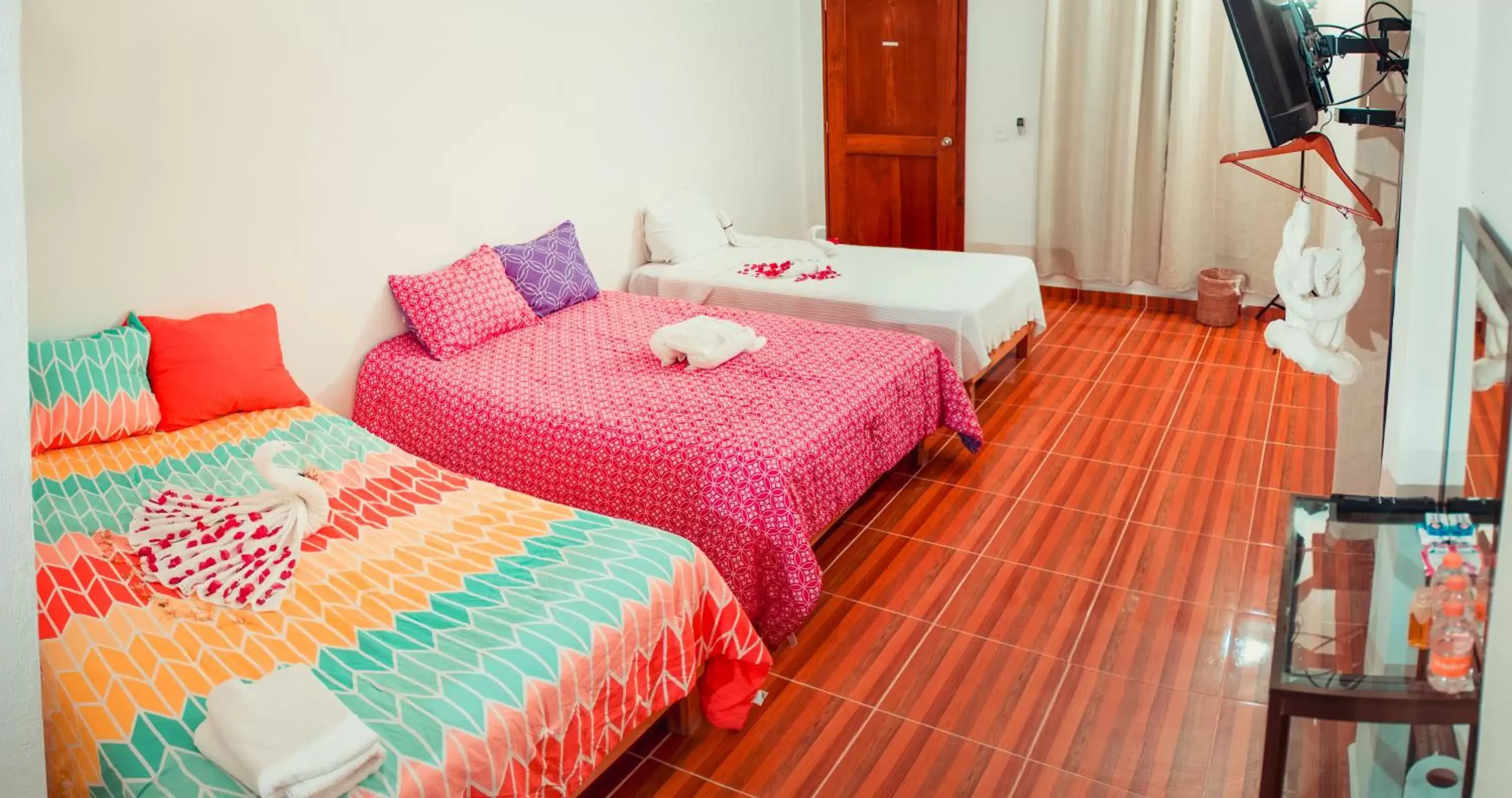 Photo of the whole room, Bed in Itza La Veleta Tulum