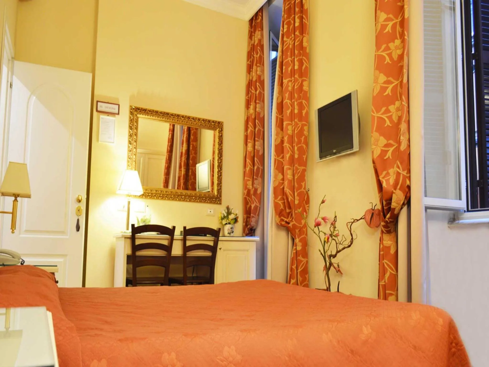 Photo of the whole room, Bed in Residenza Domiziano