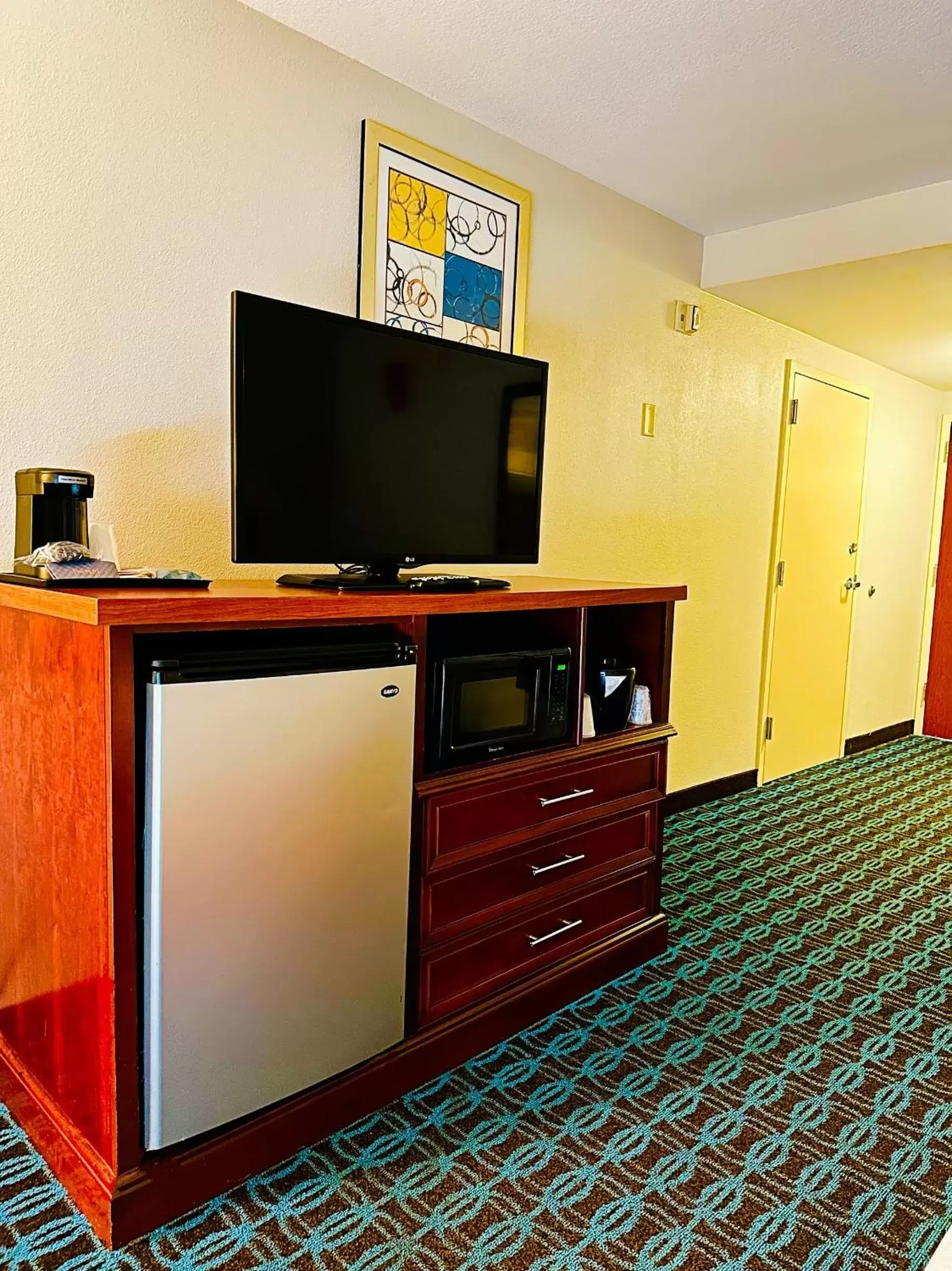 TV and multimedia, TV/Entertainment Center in Fairfield Inn & Suites by Marriott Waco North