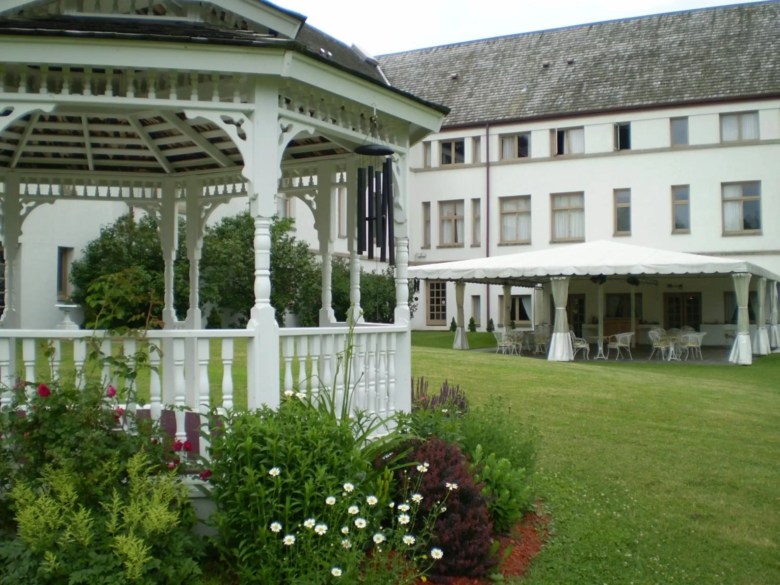 Photo of the whole room, Property Building in La Tourelle Hotel & Spa