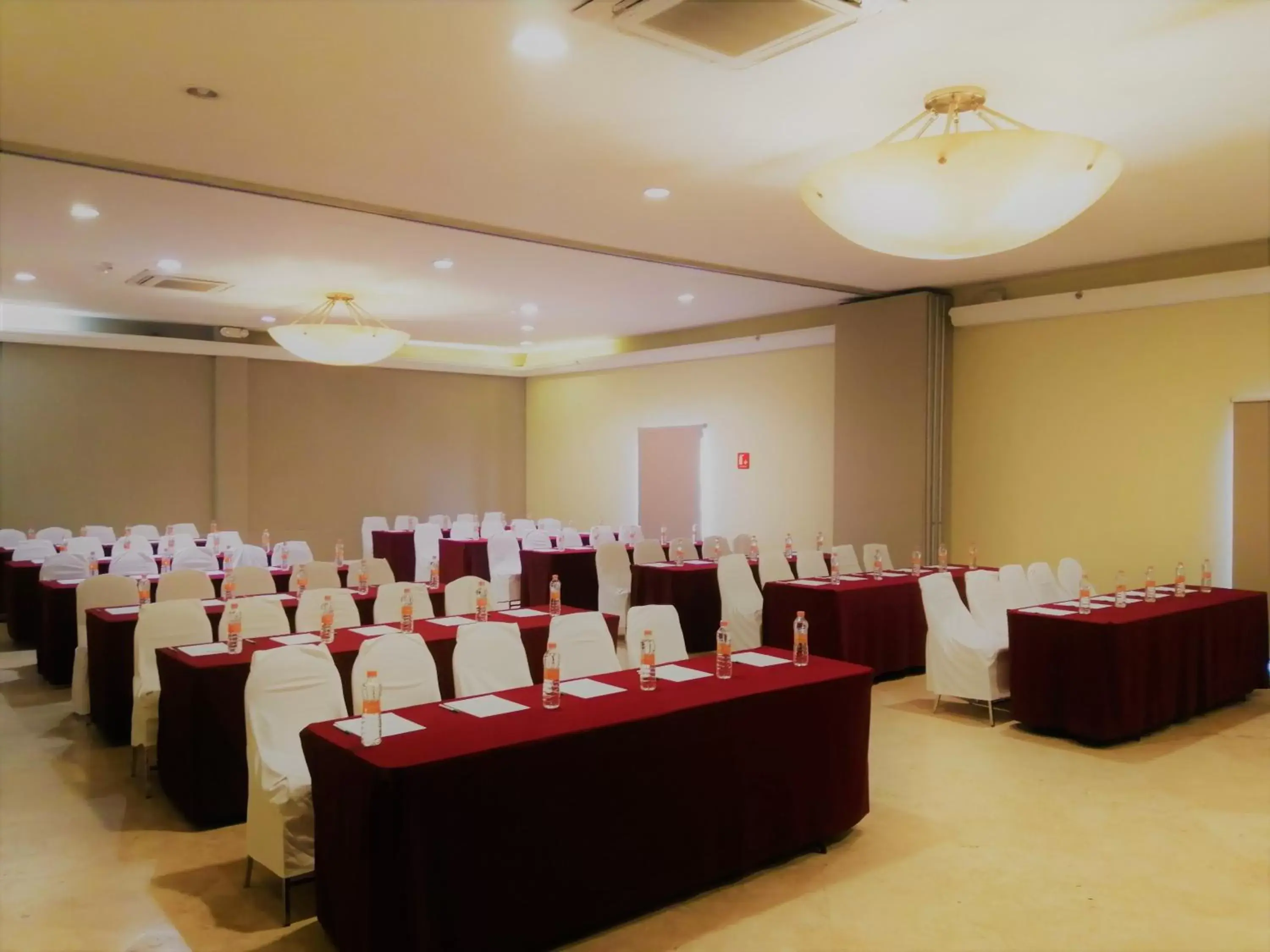 Meeting/conference room in Holiday Inn Hotel & Suites Centro Historico, an IHG Hotel