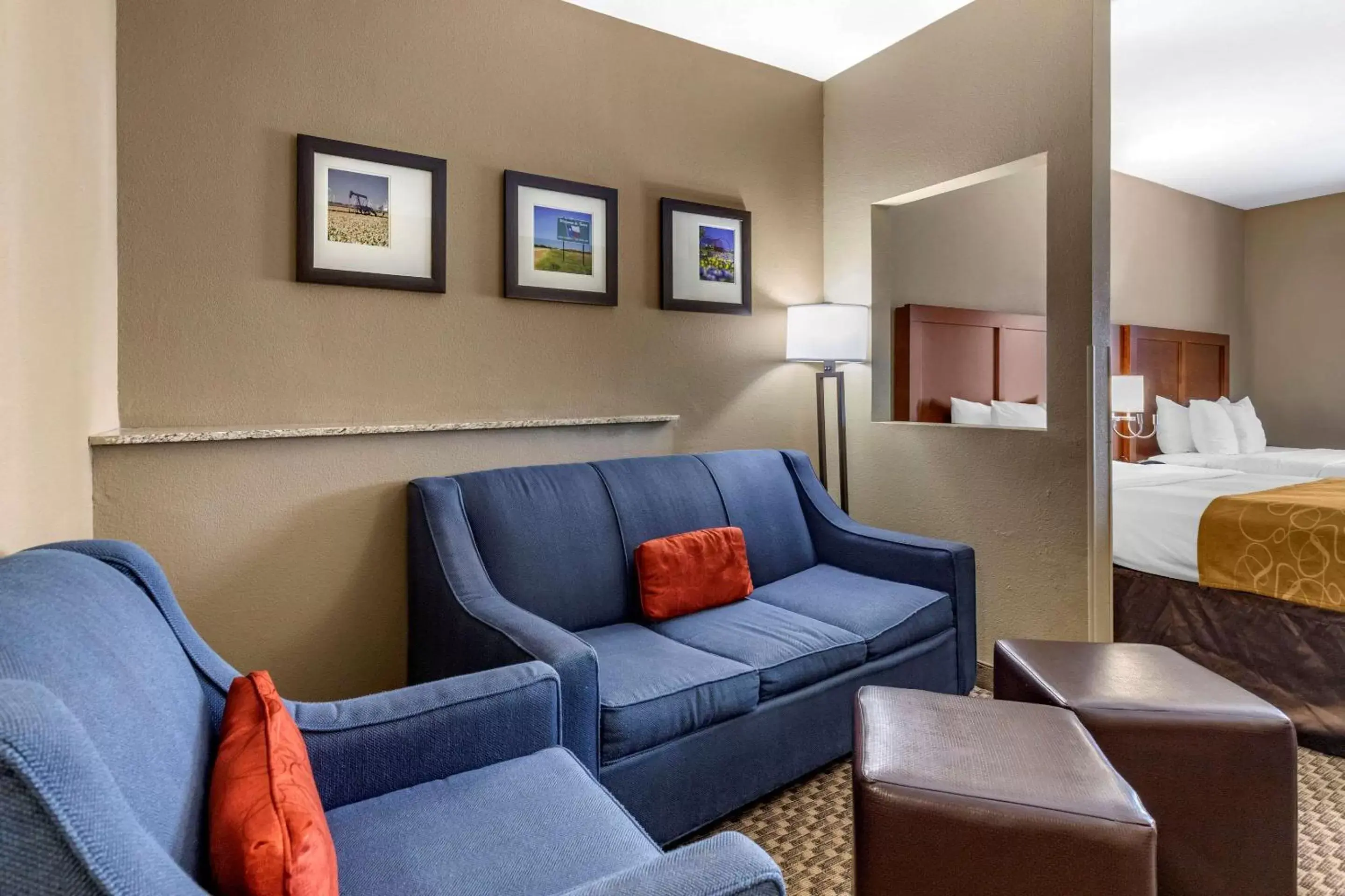 Photo of the whole room, Seating Area in Comfort Suites Near Texas A&M Corpus Christi