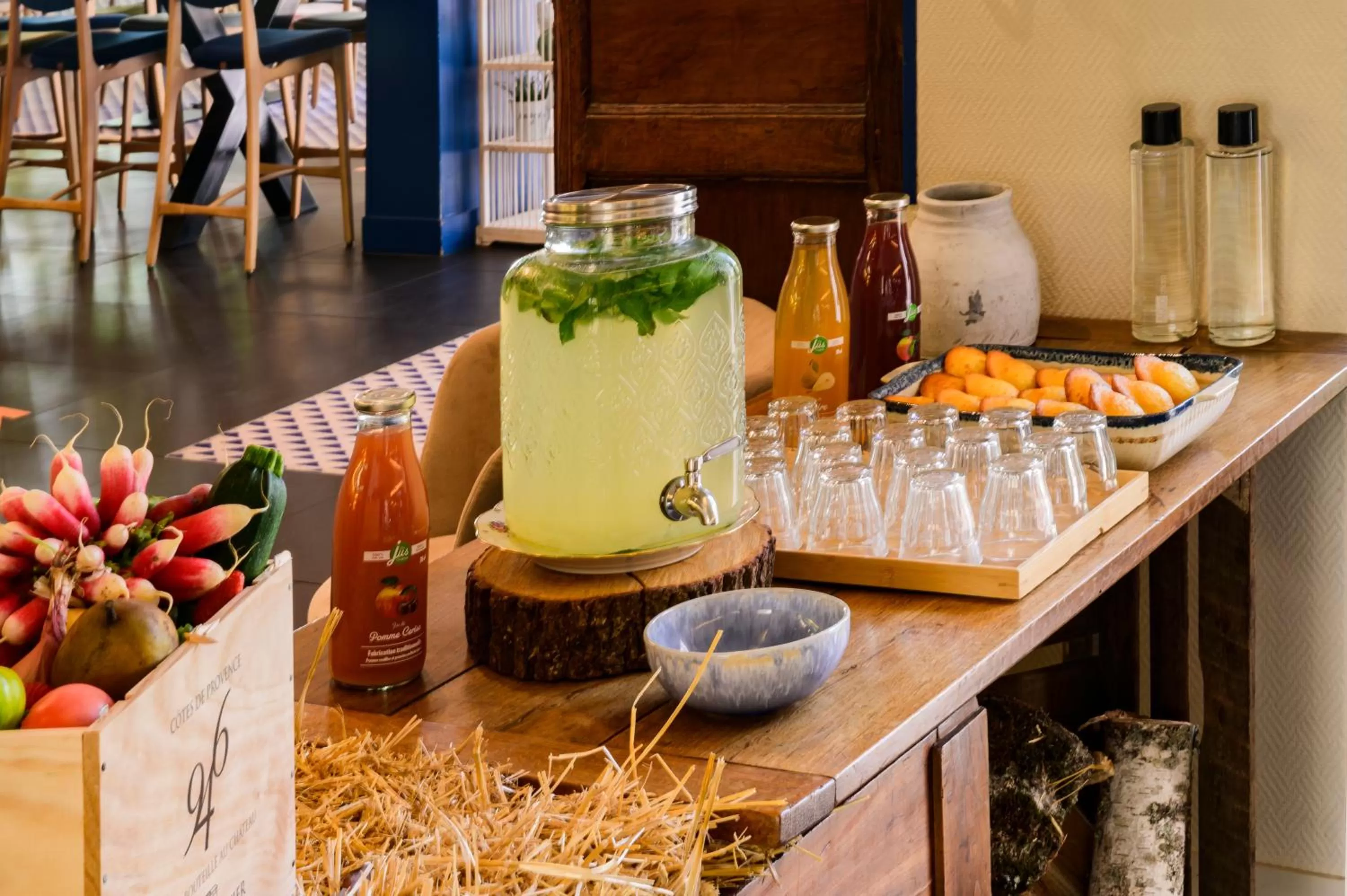 Restaurant/places to eat in Novotel Orléans Chemins De Sologne Demeures De Campagne