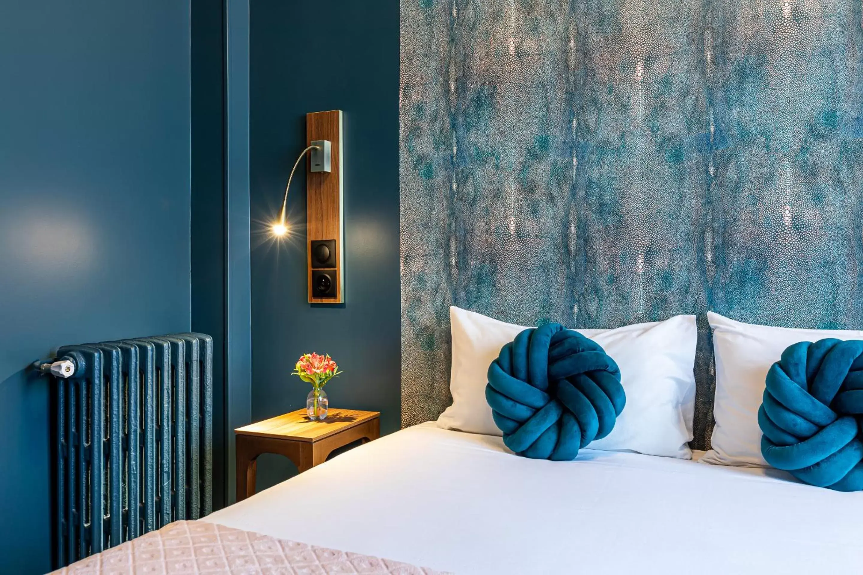 Bed in Glasgow Monceau by Patrick Hayat