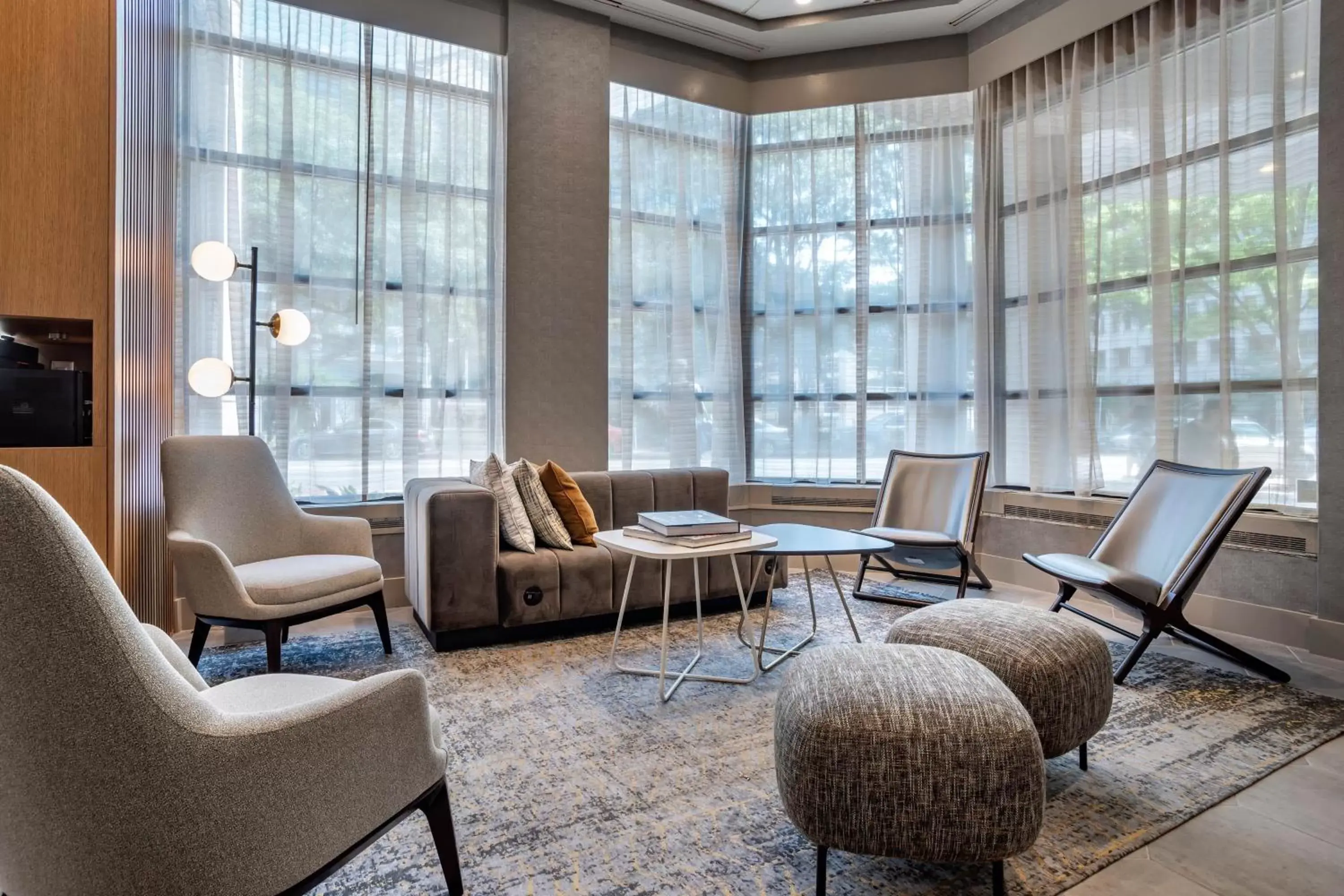 Lobby or reception, Seating Area in Sheraton Suites Wilmington Downtown