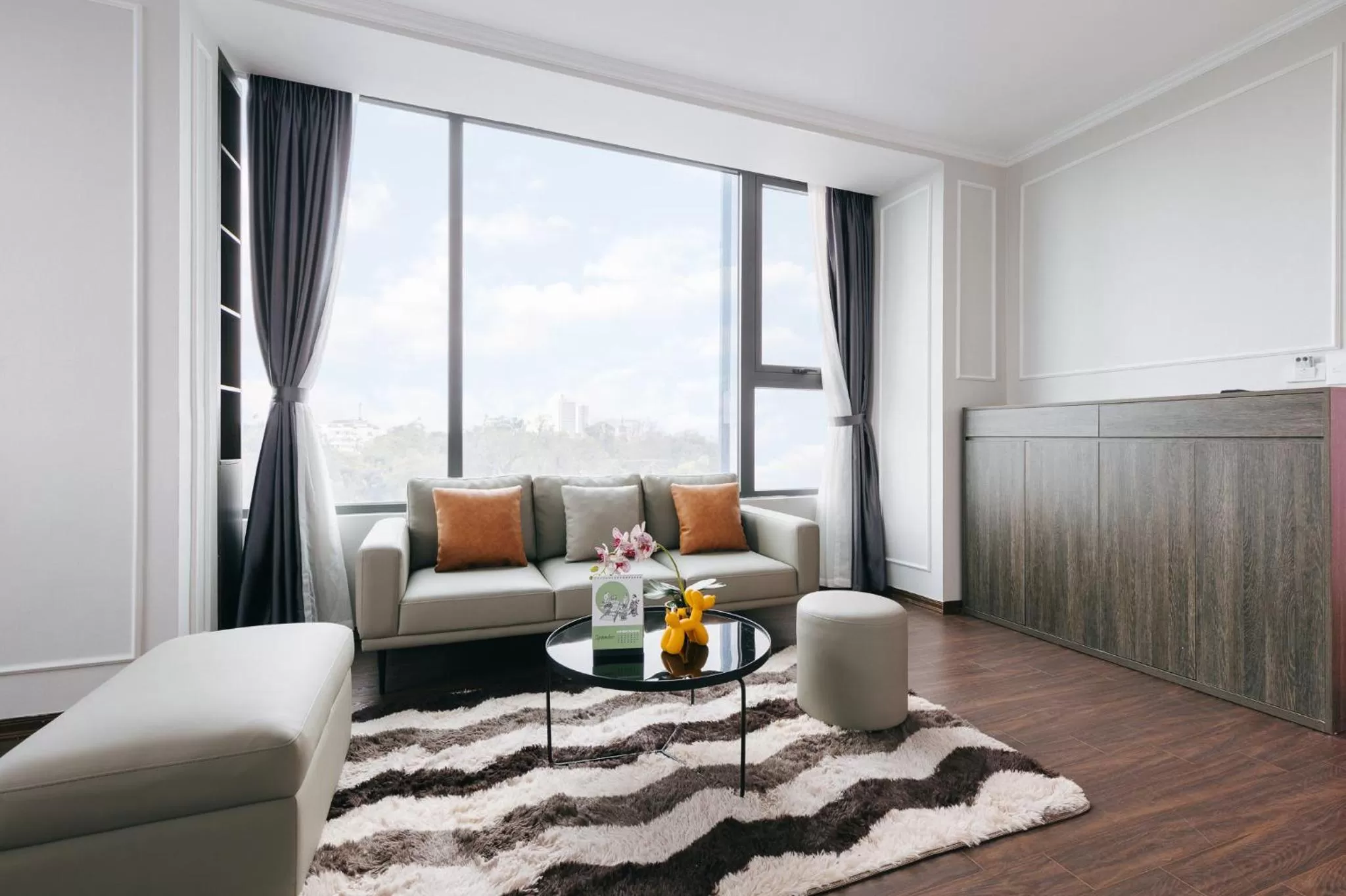 Seating Area in Ivy Hotel & Apartment